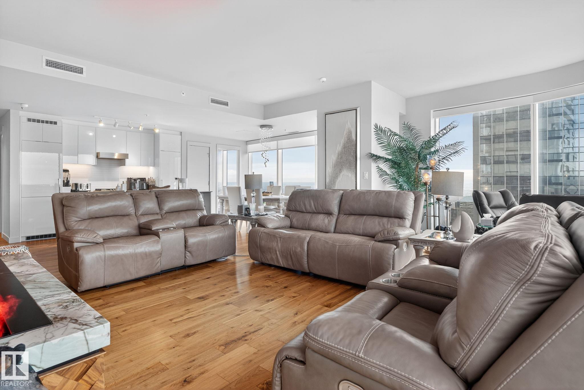 Picture for #4206 10360 102 ST NW