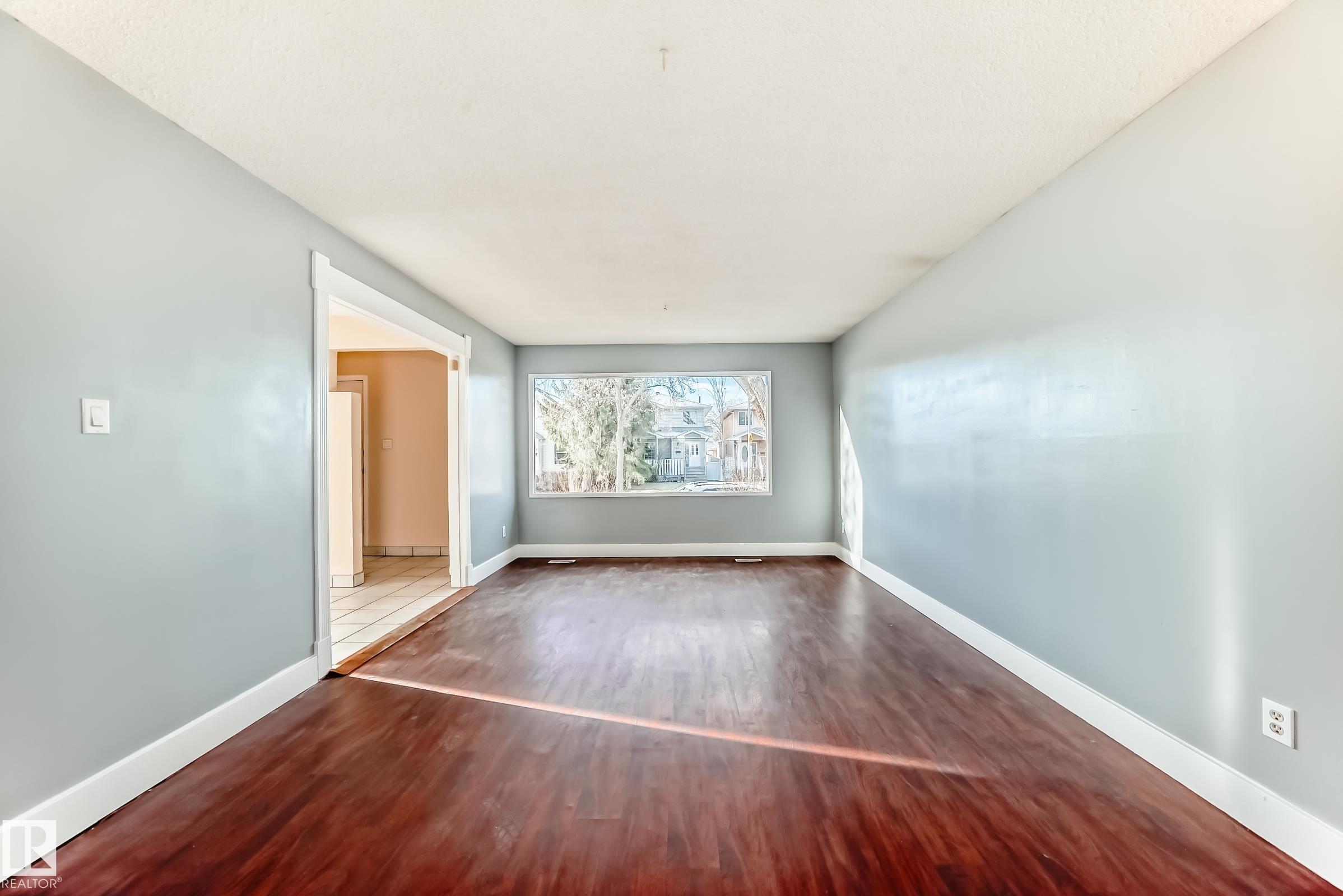 Photo 13 at 12409 87 Street NW, Delton, Edmonton