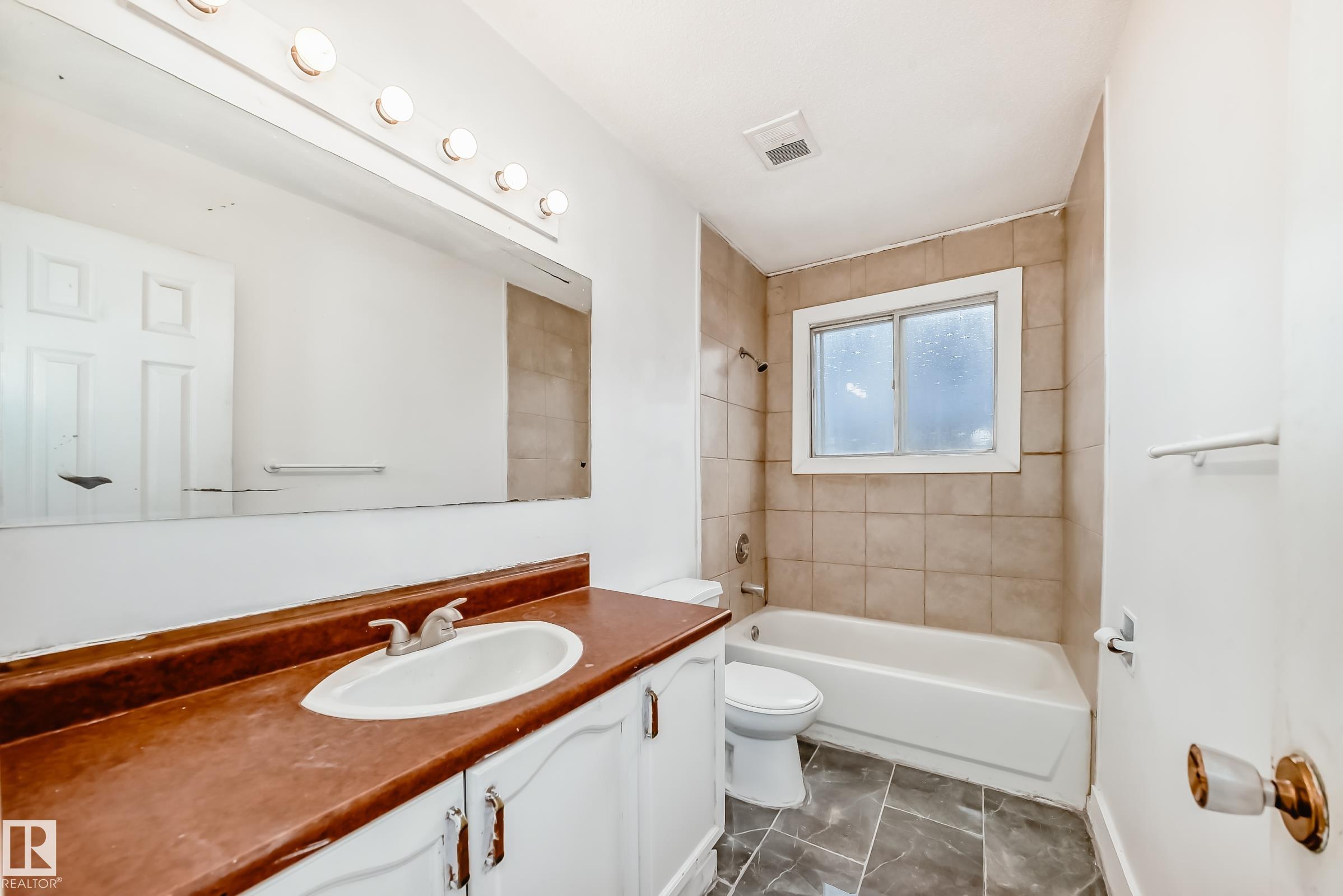 Photo 26 at 12409 87 Street NW, Delton, Edmonton