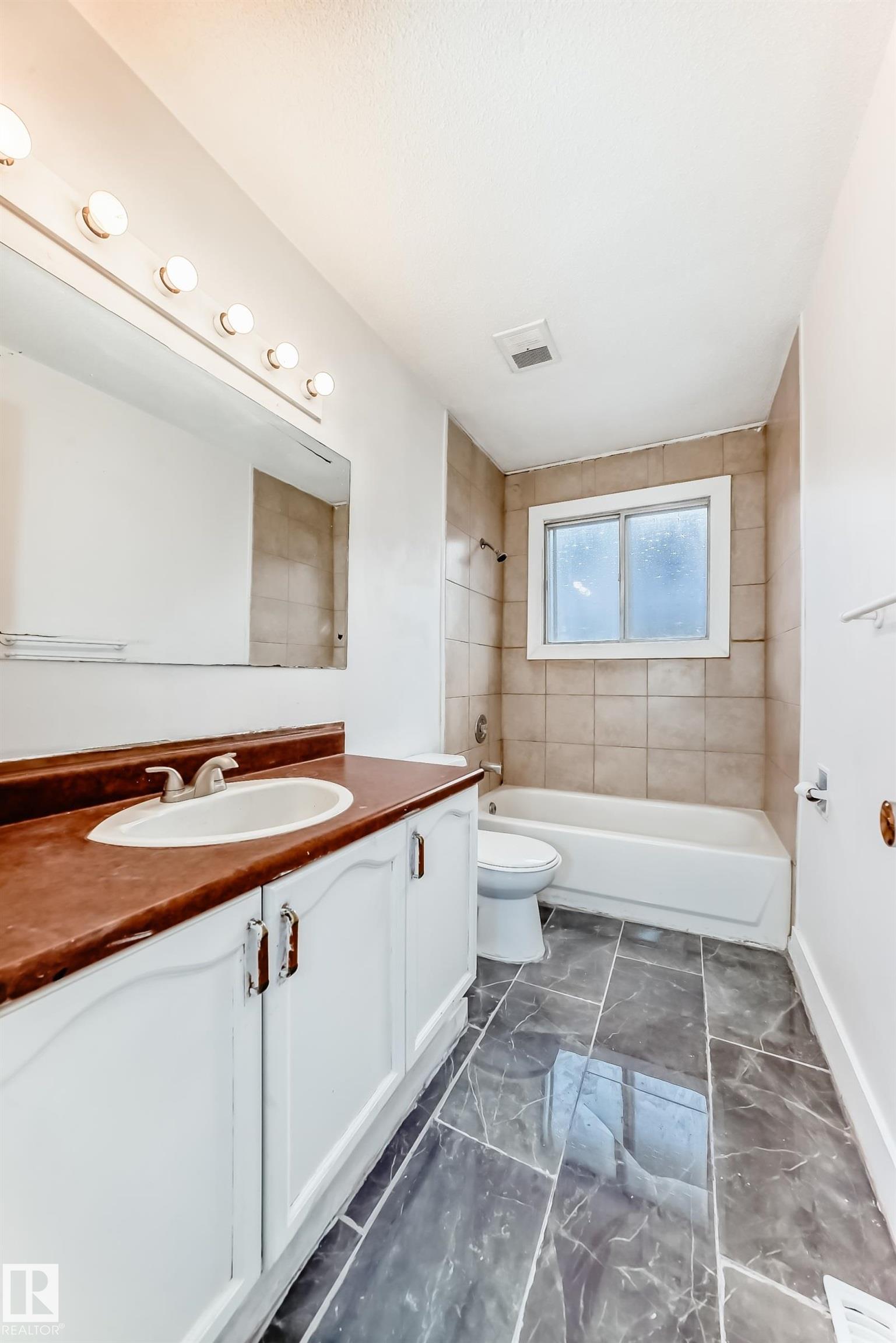 Photo 27 at 12409 87 Street NW, Delton, Edmonton