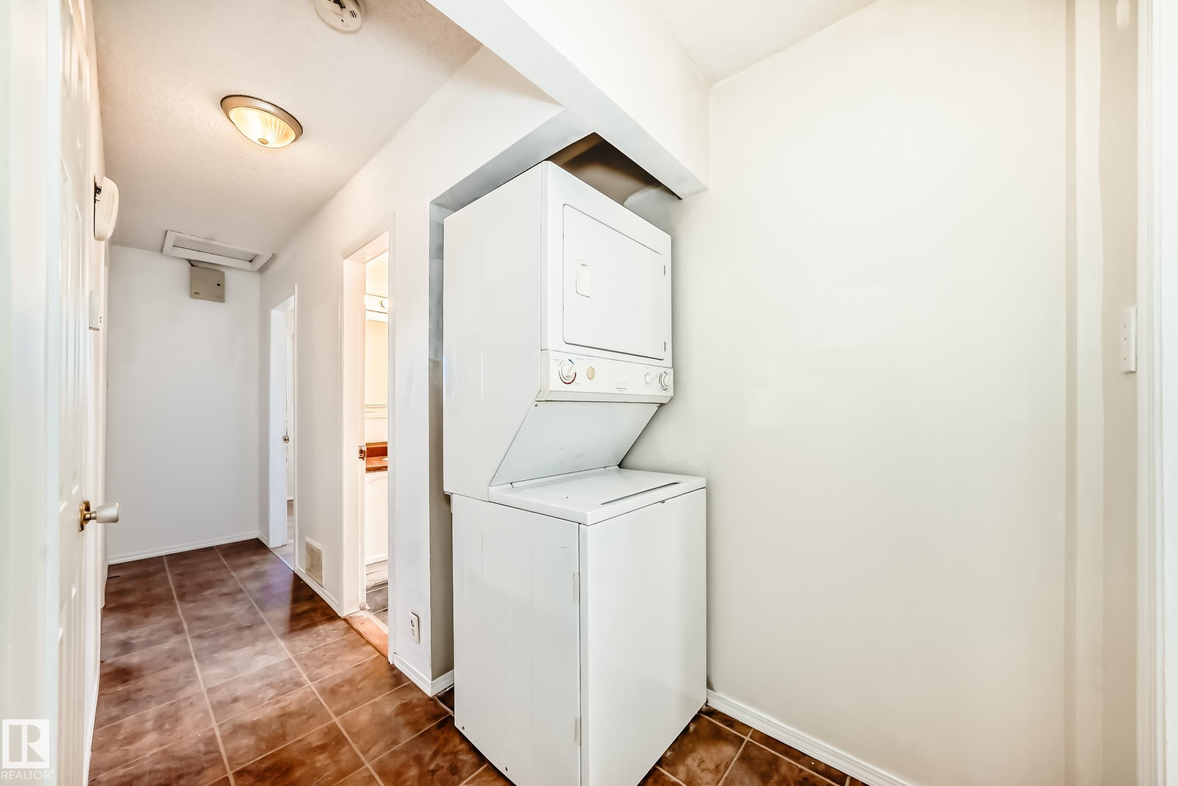 Photo 28 at 12409 87 Street NW, Delton, Edmonton