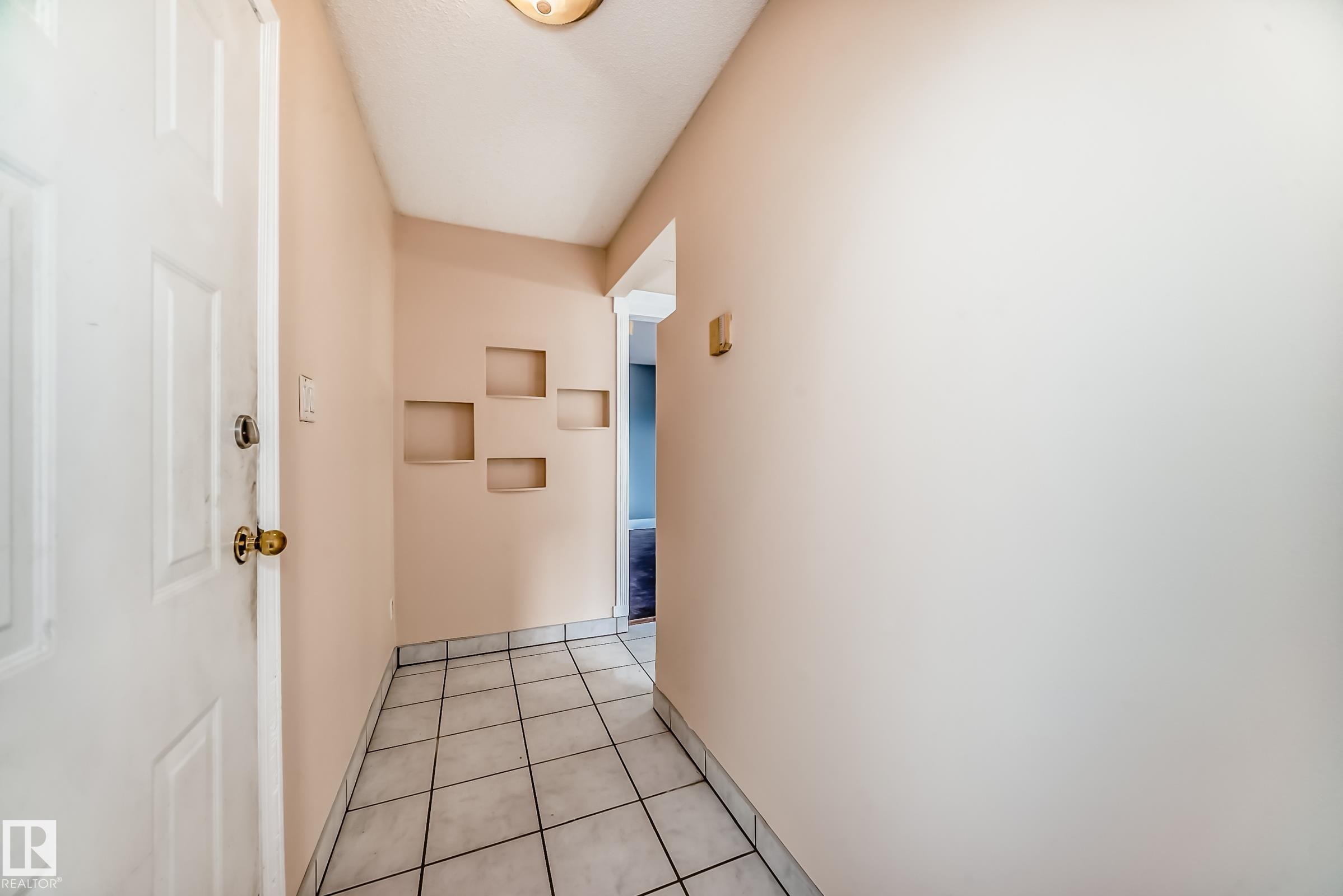 Photo 4 at 12409 87 Street NW, Delton, Edmonton