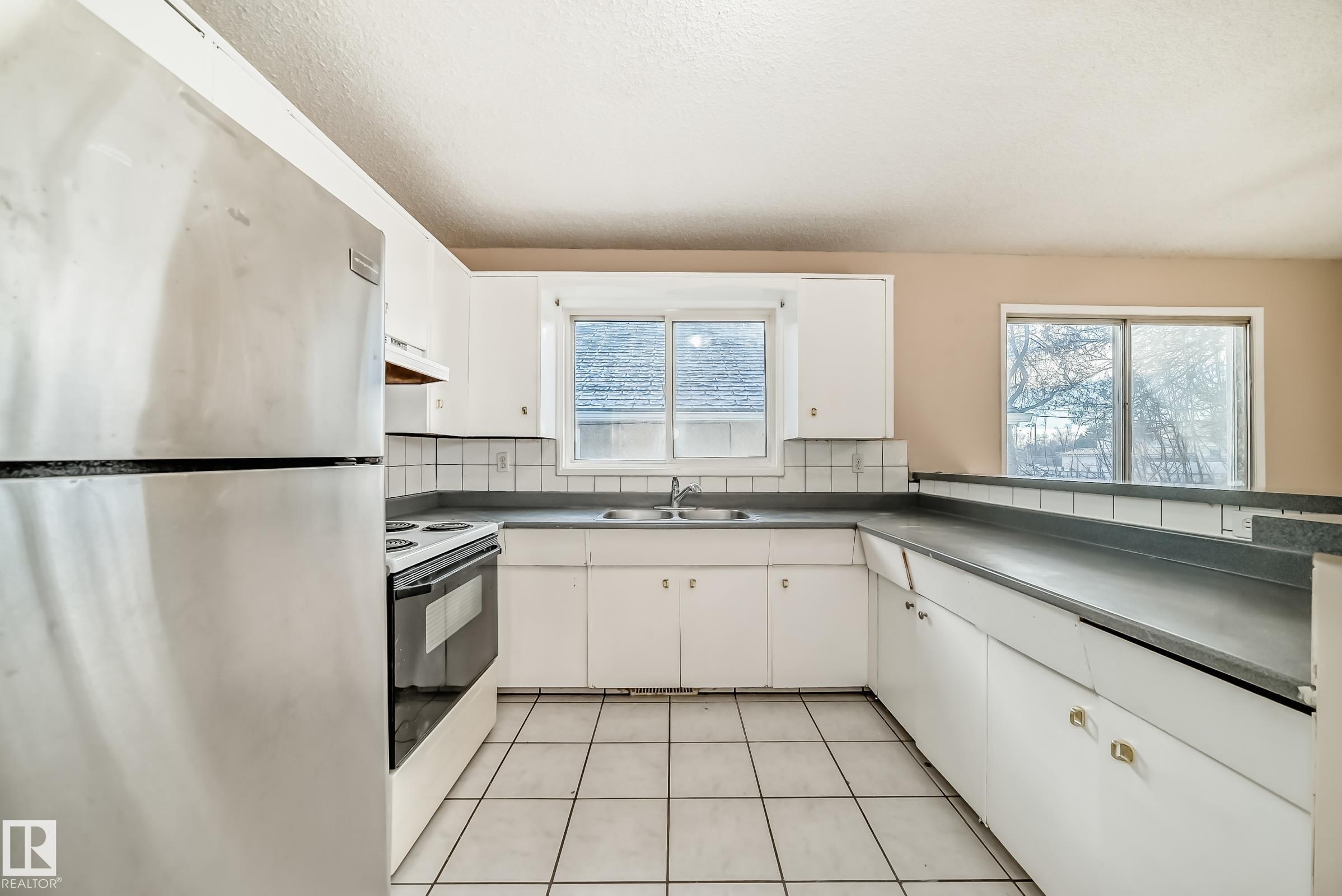 Photo 5 at 12409 87 Street NW, Delton, Edmonton