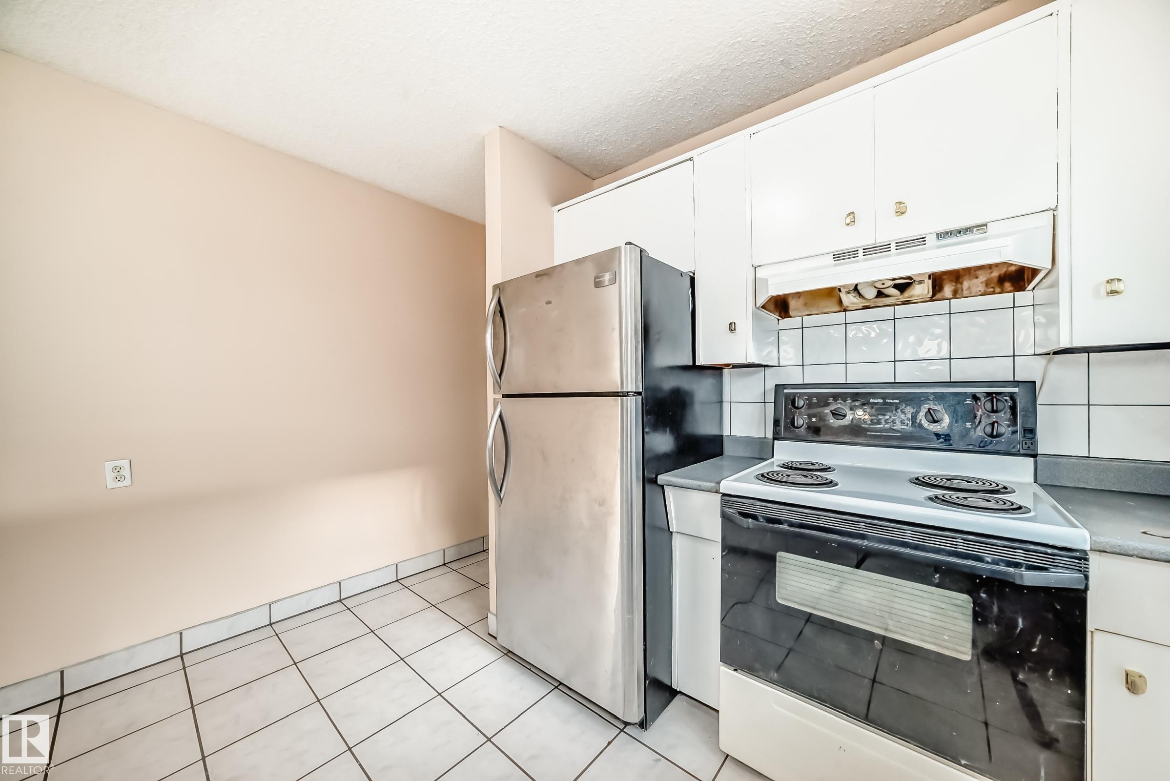 Photo 9 at 12409 87 Street NW, Delton, Edmonton