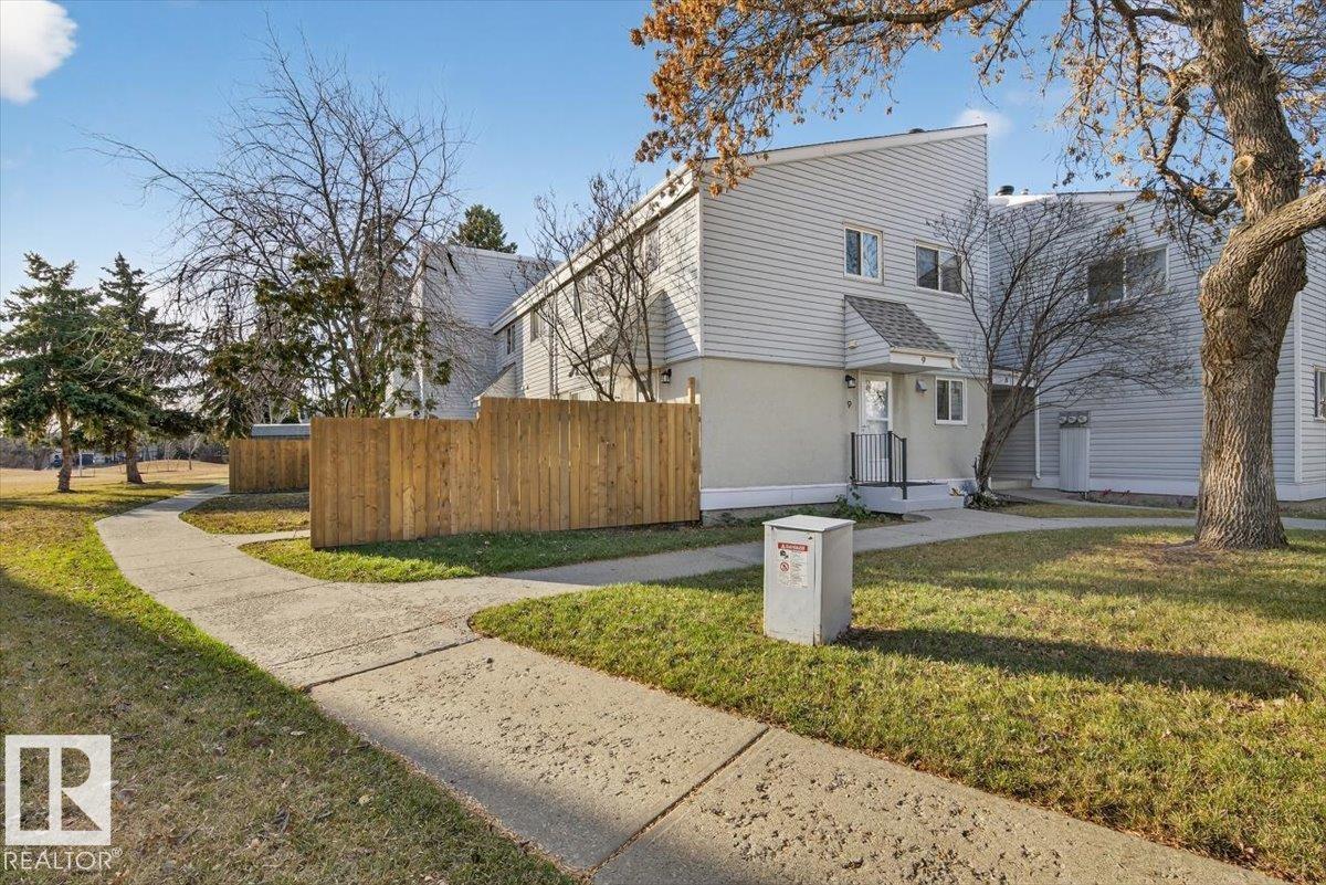 Picture for 9 MCLEOD PL NW