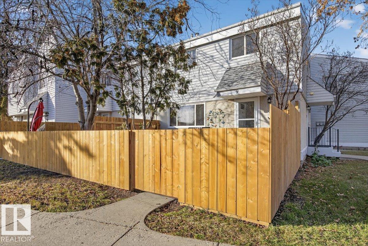 Picture for 9 MCLEOD PL NW