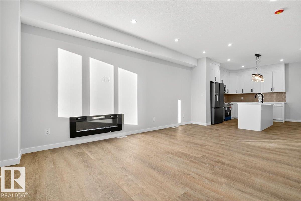 Photo 11 at 10506 162 Street NW, Britannia Youngstown, Edmonton