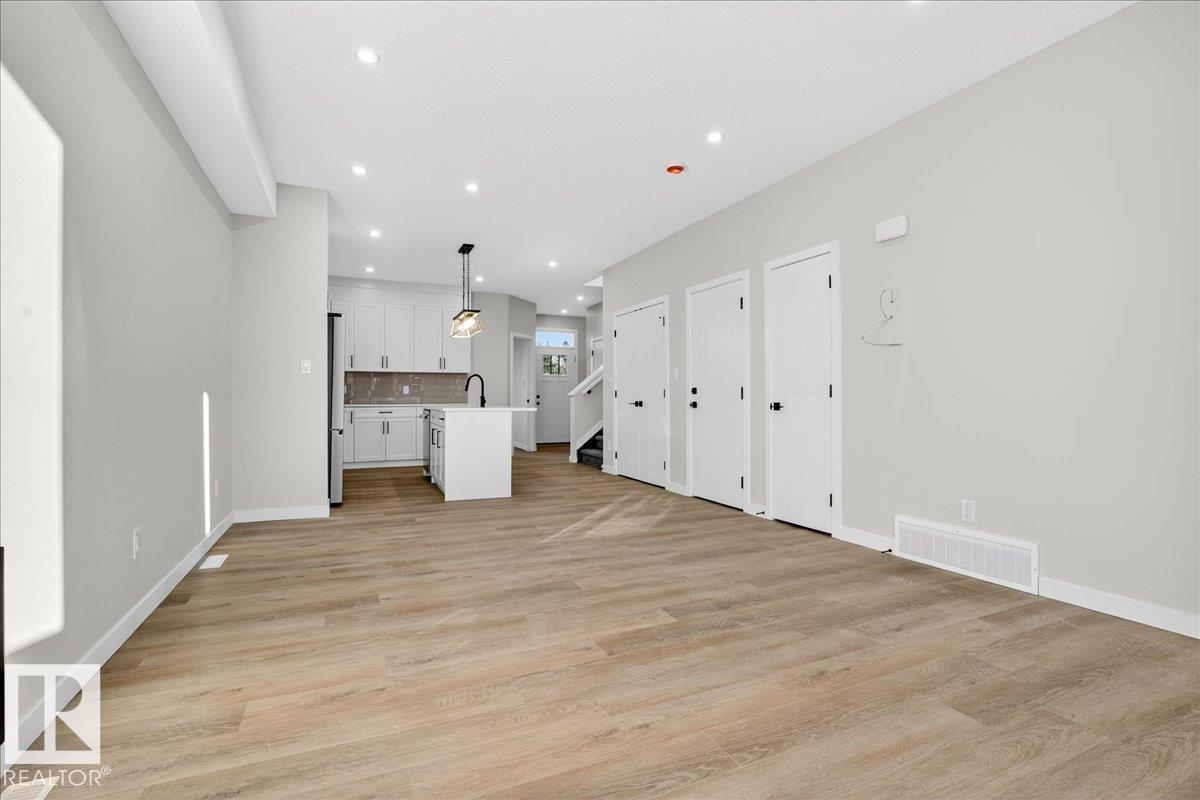 Photo 12 at 10506 162 Street NW, Britannia Youngstown, Edmonton