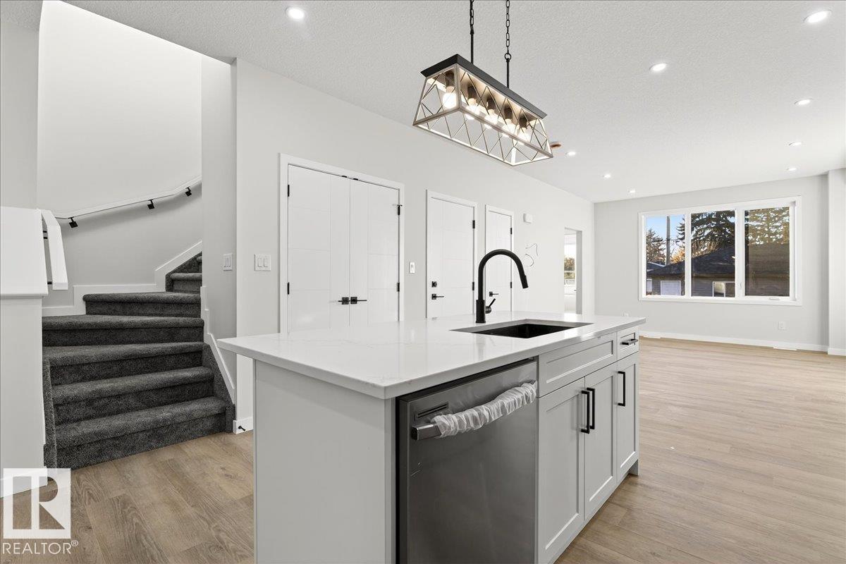 Photo 8 at 10506 162 Street NW, Britannia Youngstown, Edmonton