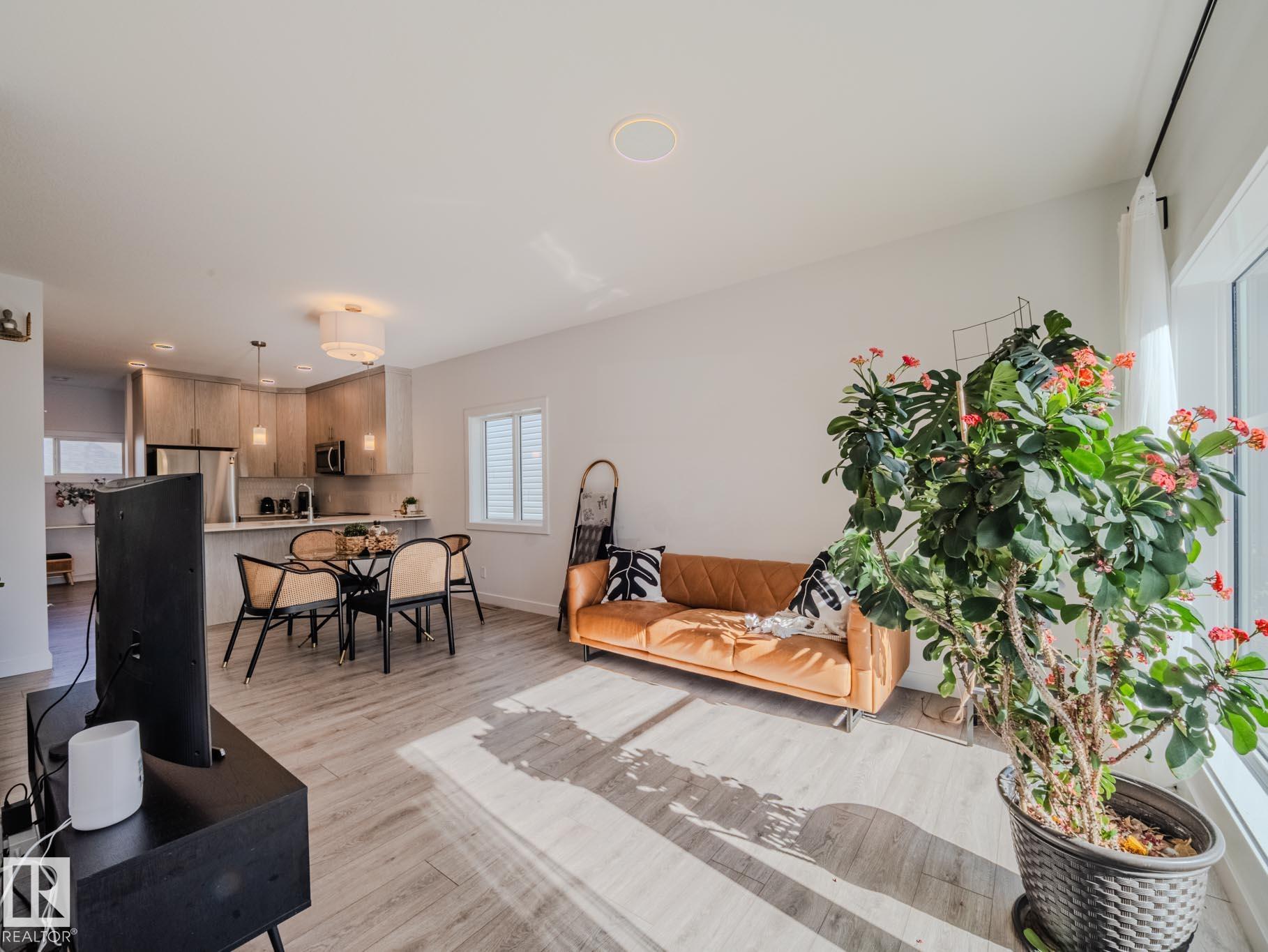 Photo 5 at 2957 Coughlan Green green SW, Chappelle Area, Edmonton