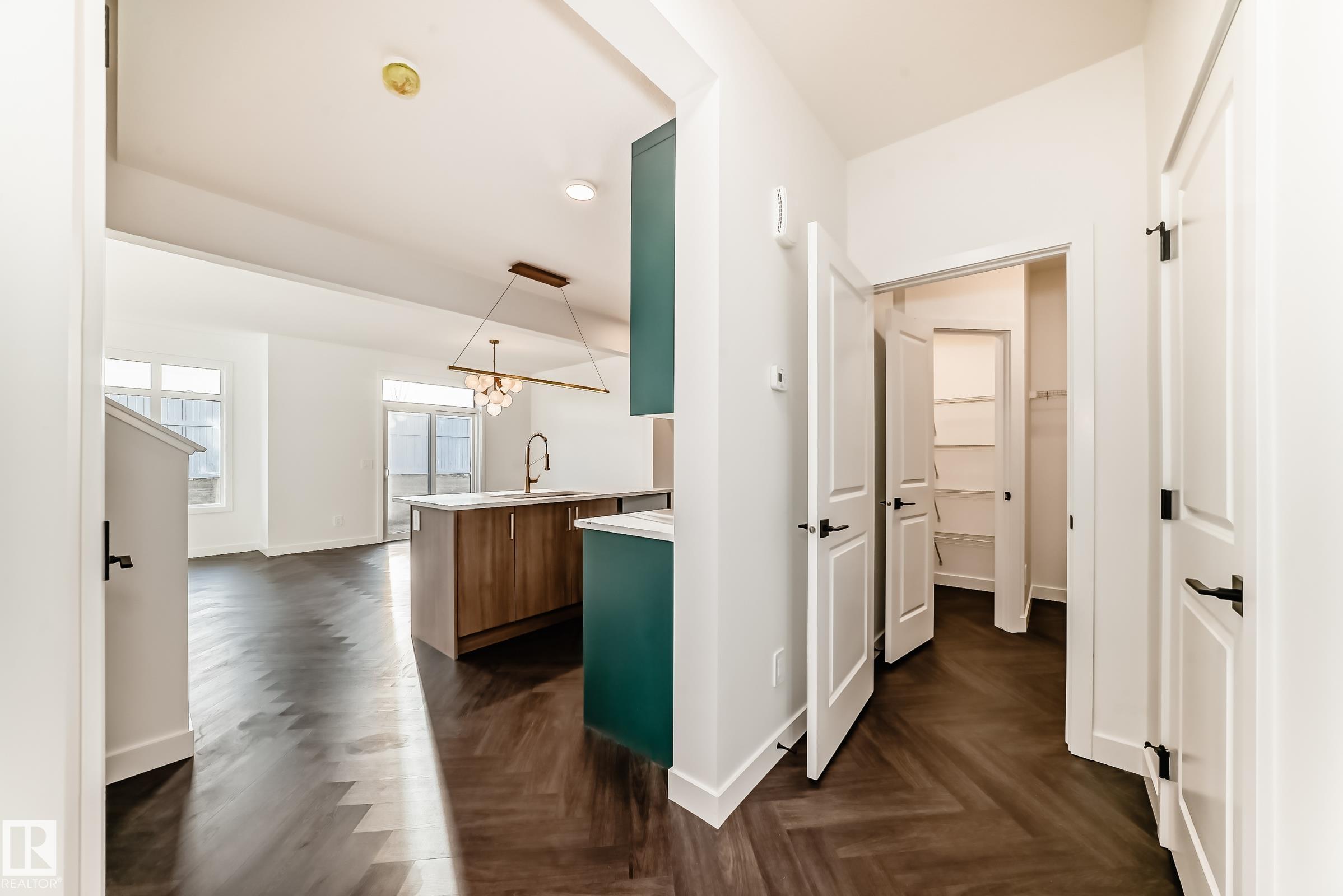 33 Chartres Close, Chérot, St. Albert