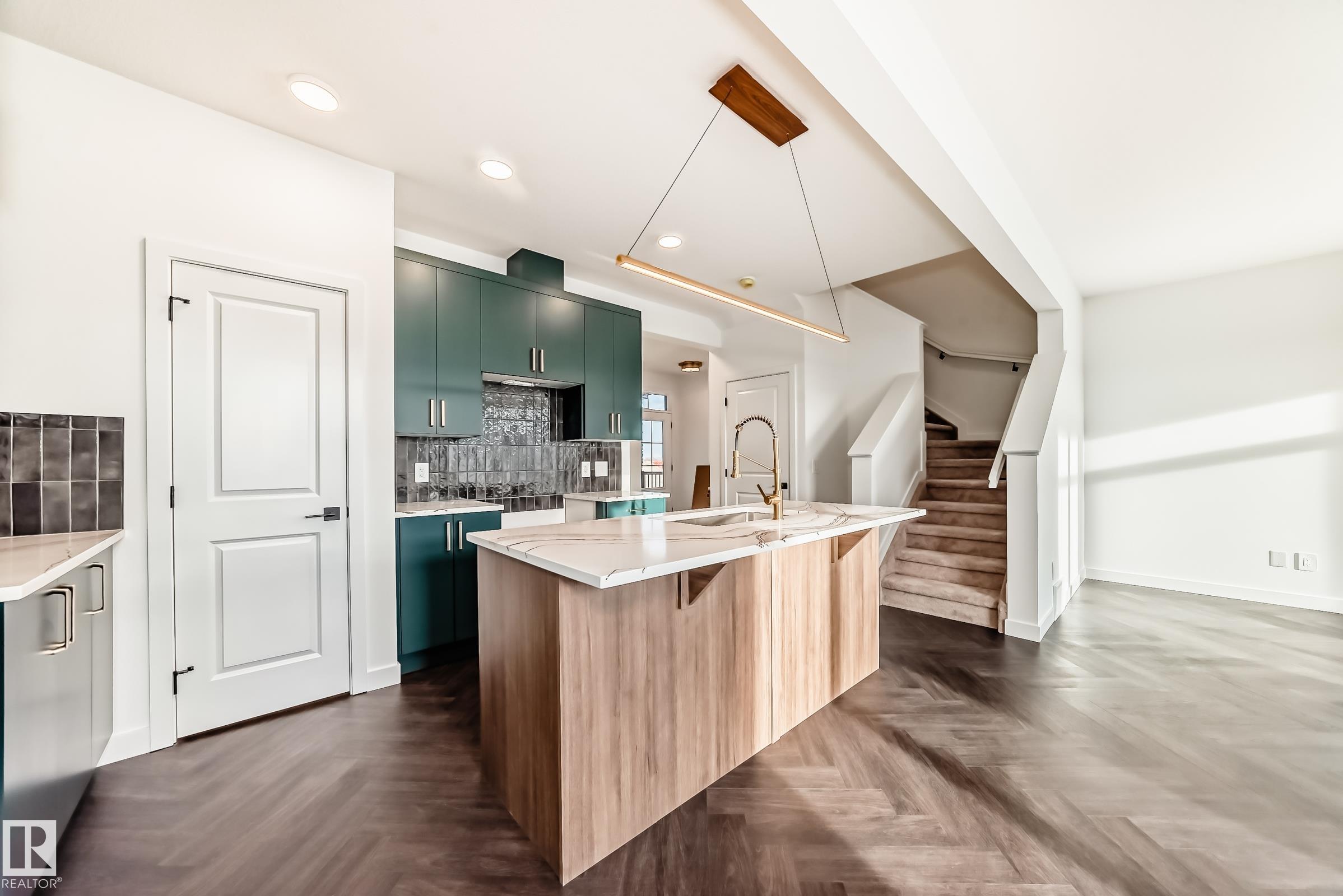 Photo 9 at 33 Chartres Close, Chérot, St. Albert