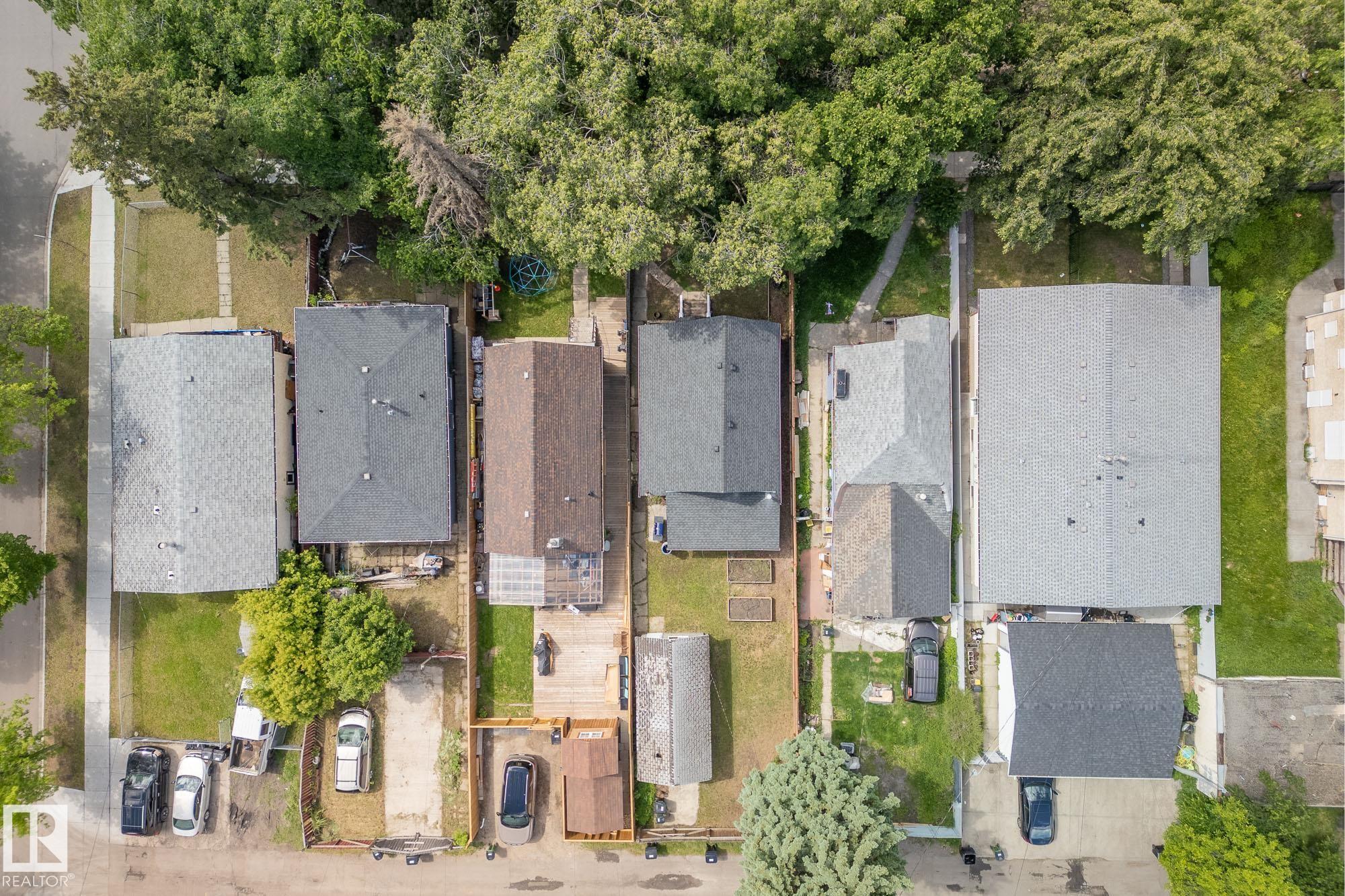 Photo 2 at 11211 93 Street NW, Alberta Avenue, Edmonton