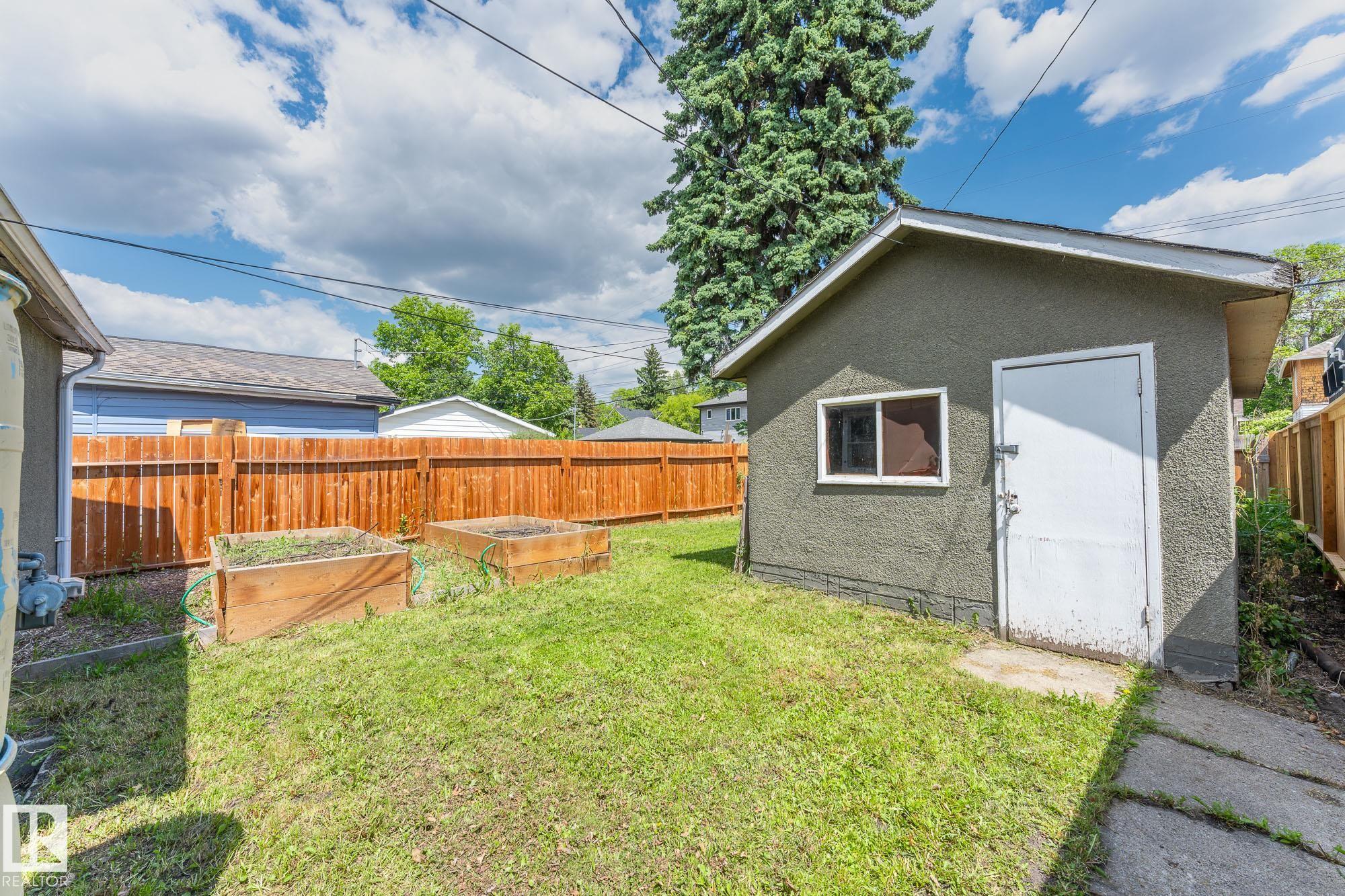 Photo 15 at 11211 93 Street NW, Alberta Avenue, Edmonton