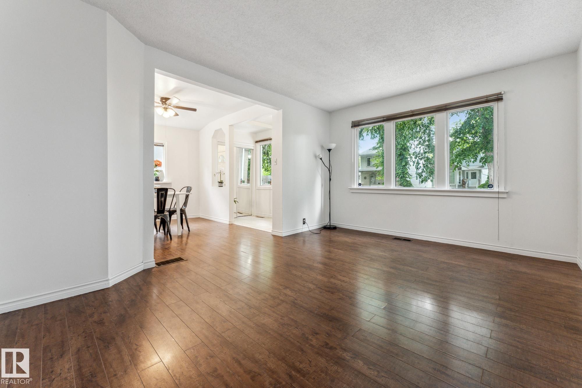 Photo 21 at 11211 93 Street NW, Alberta Avenue, Edmonton