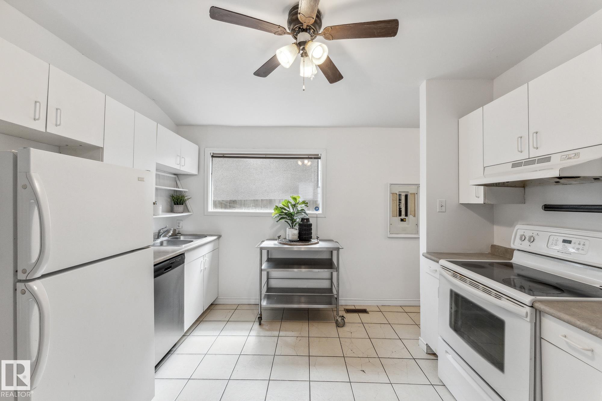 Photo 25 at 11211 93 Street NW, Alberta Avenue, Edmonton