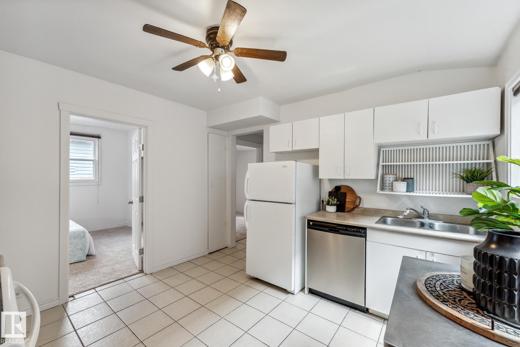 Photo 27 at 11211 93 Street NW, Alberta Avenue, Edmonton