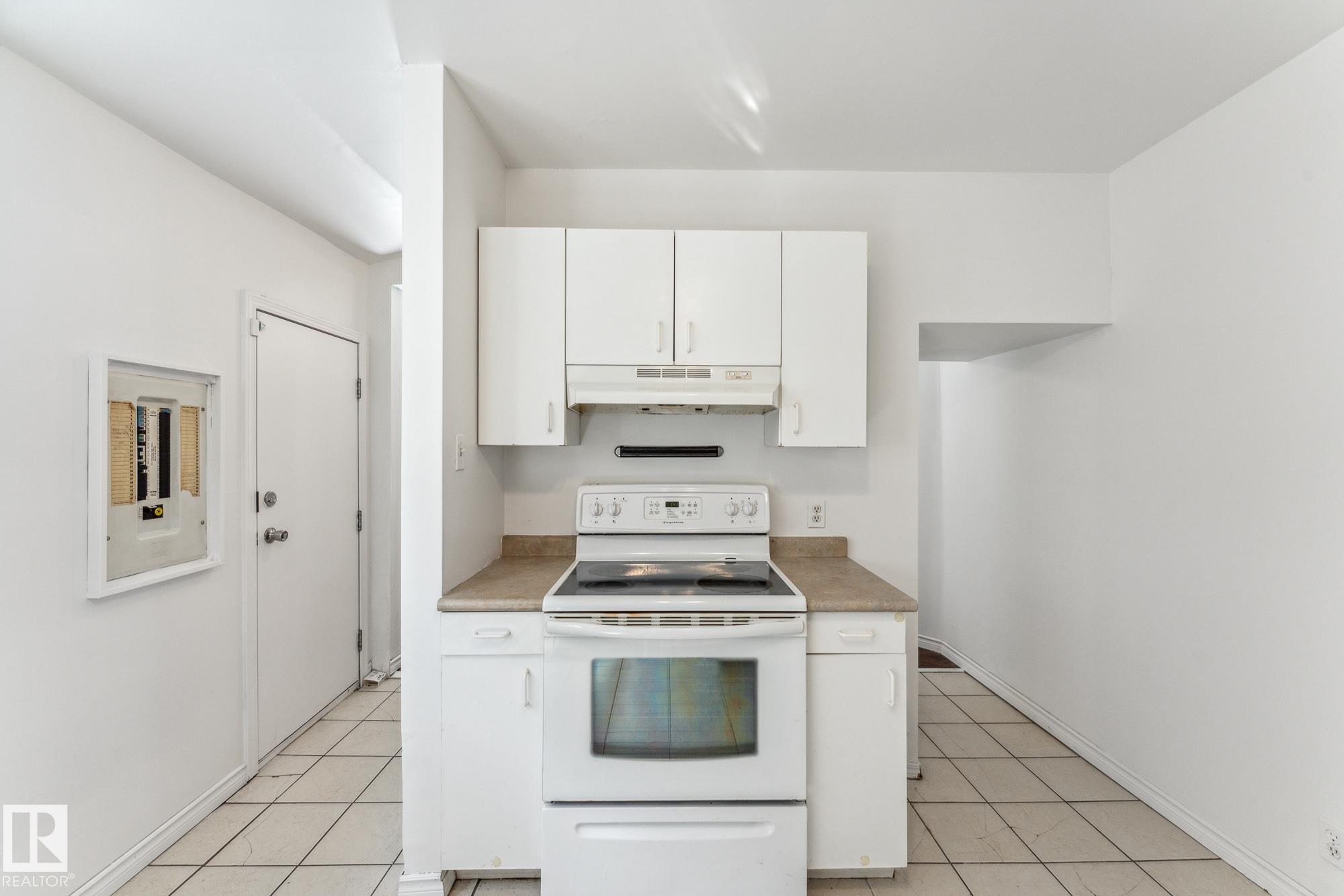 Photo 28 at 11211 93 Street NW, Alberta Avenue, Edmonton