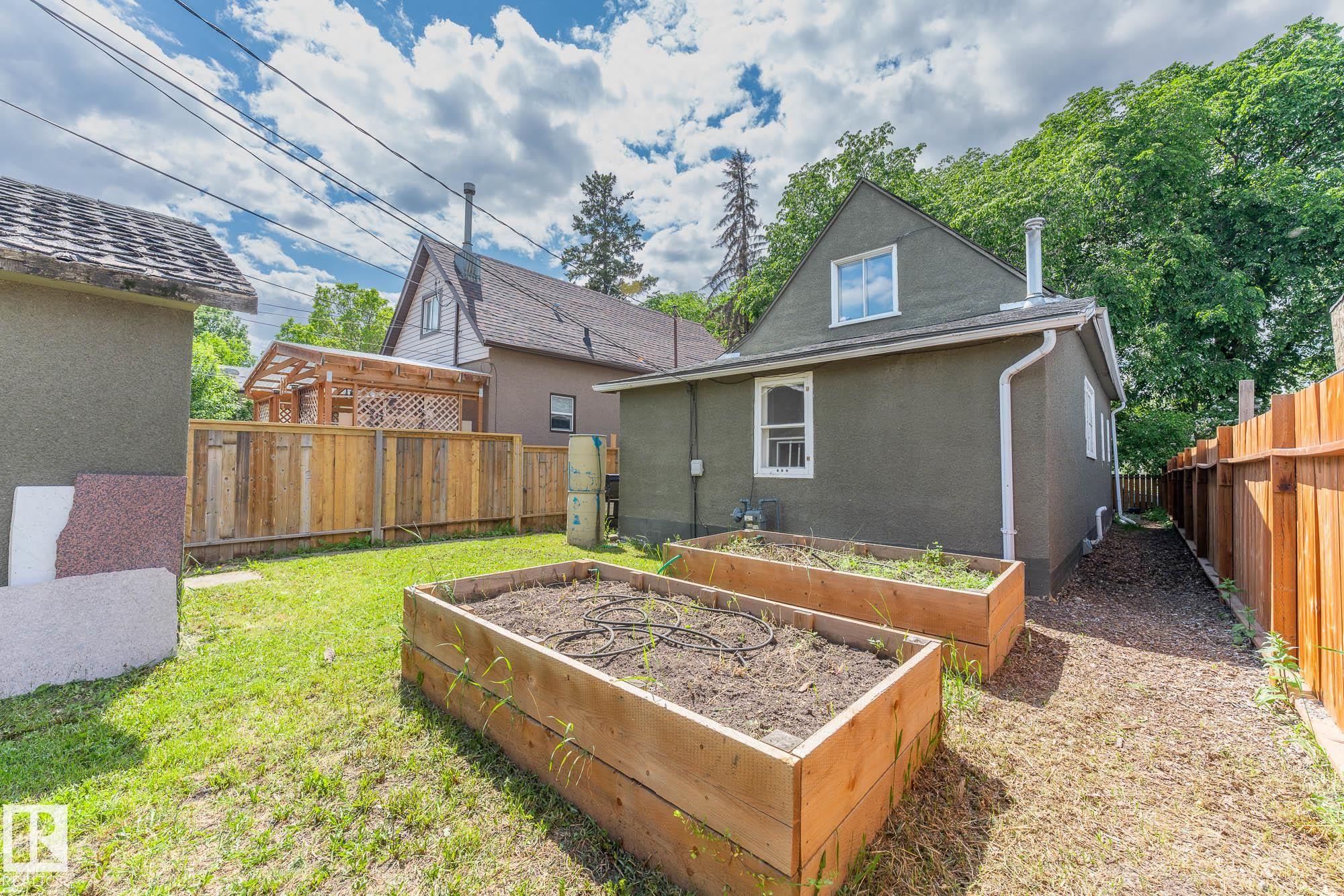 Photo 44 at 11211 93 Street NW, Alberta Avenue, Edmonton