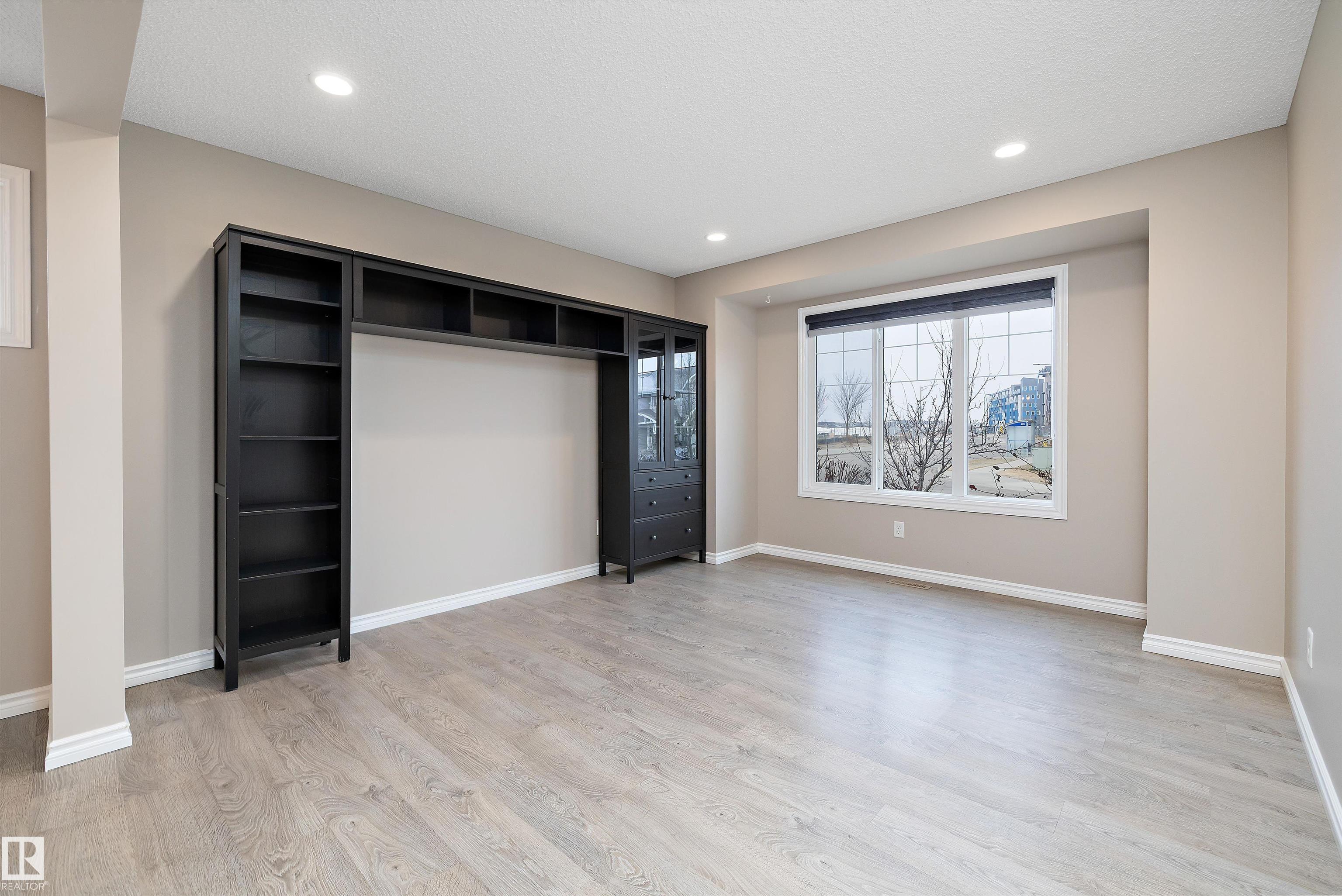 Picture for 21975 91 AV NW