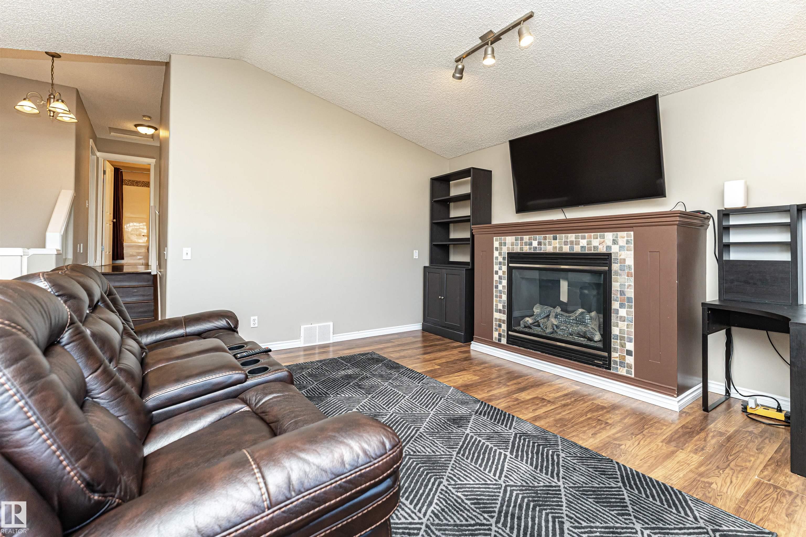 Photo 31 at 23 Deer Park Crescent, Deer Park, Spruce Grove