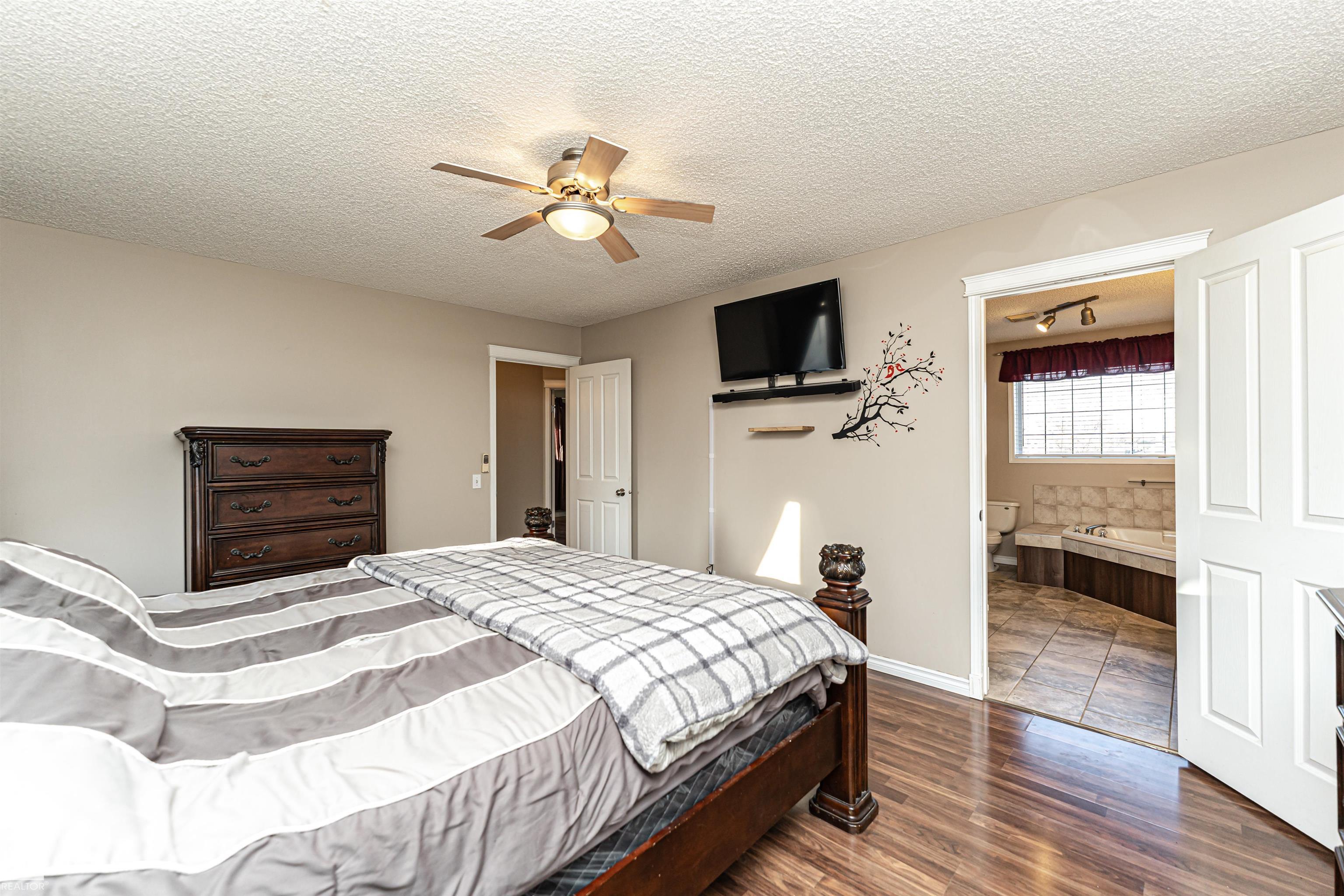 Photo 38 at 23 Deer Park Crescent, Deer Park, Spruce Grove