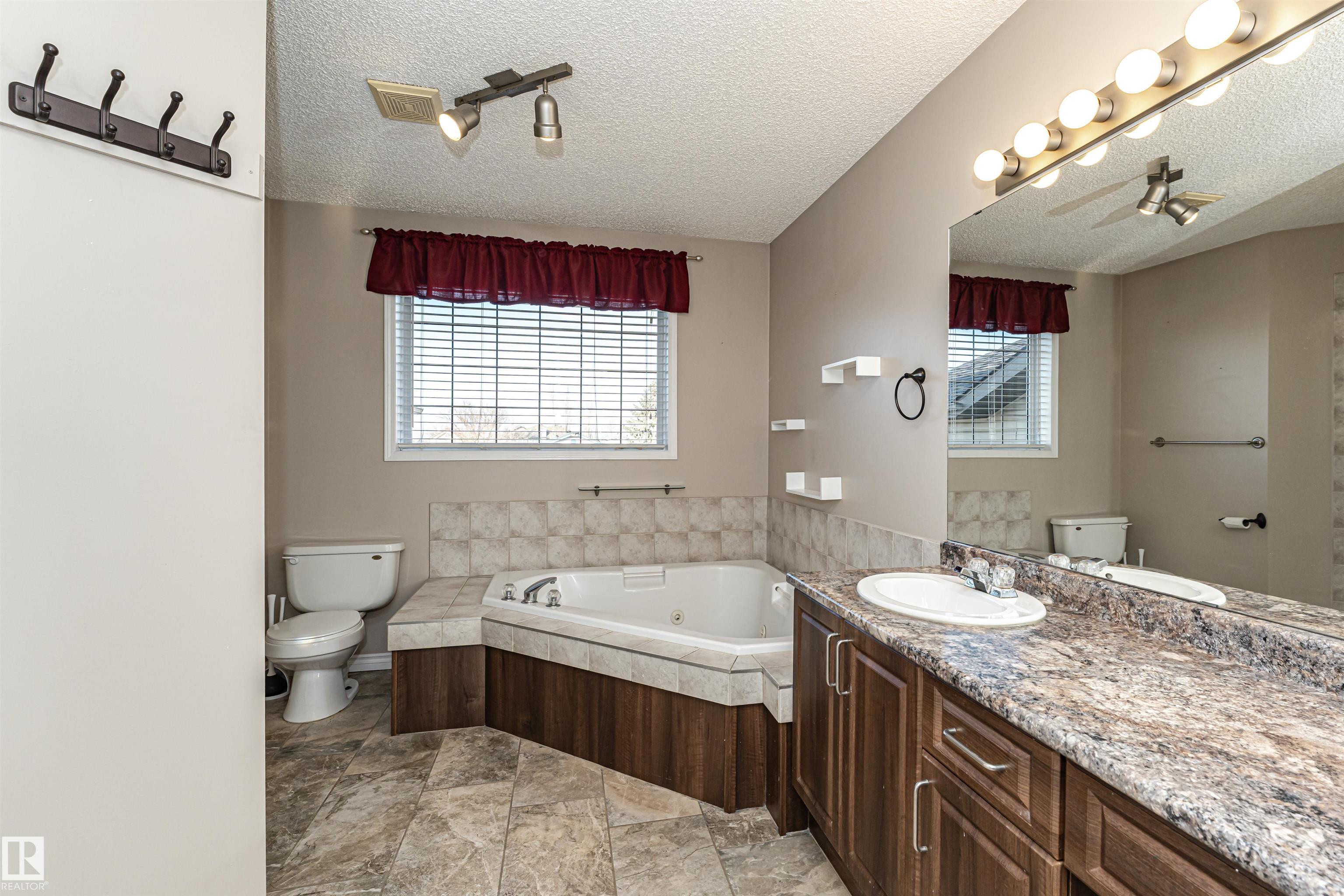 Photo 39 at 23 Deer Park Crescent, Deer Park, Spruce Grove