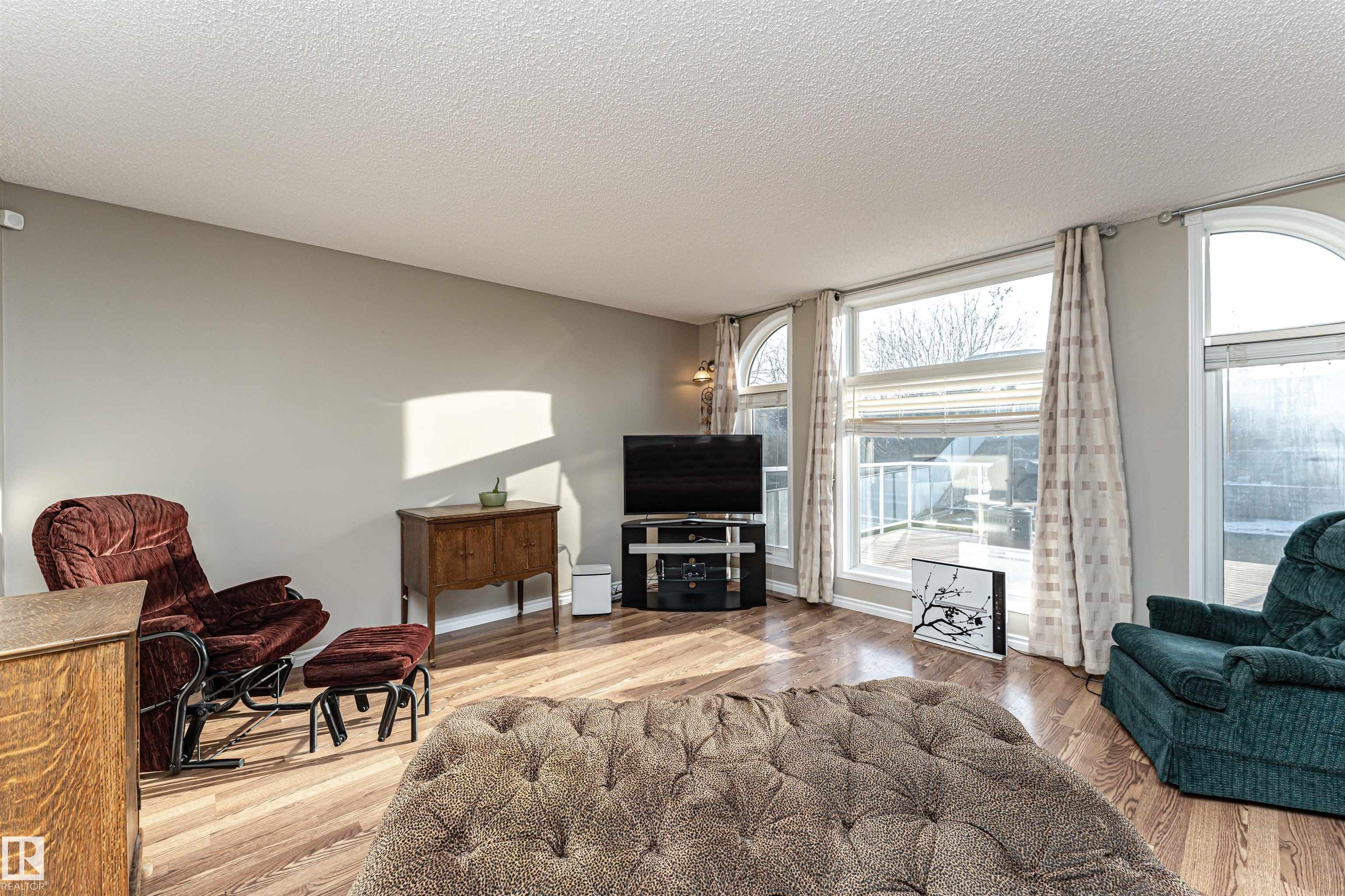 Photo 9 at 23 Deer Park Crescent, Deer Park, Spruce Grove