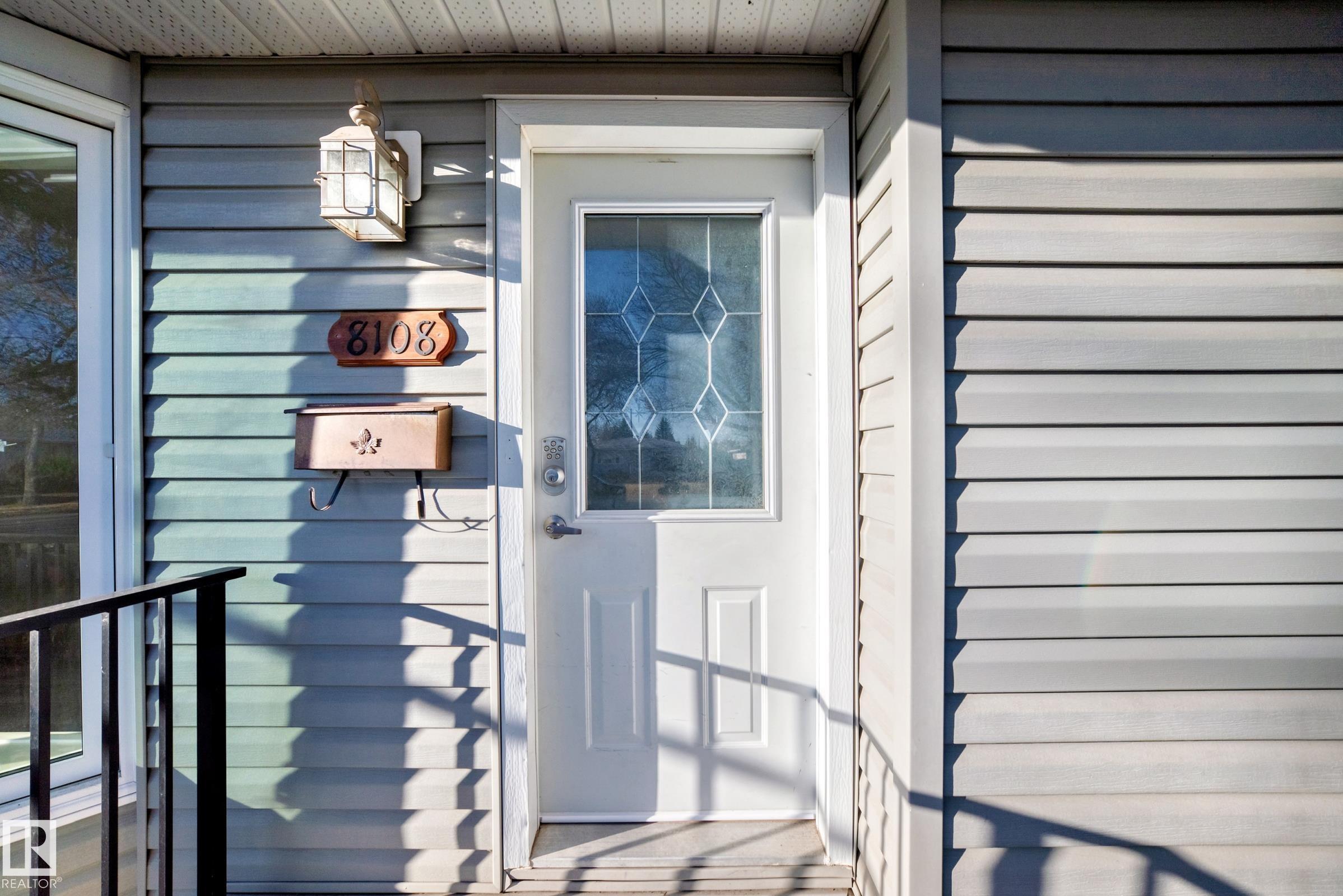 Photo 11 at 8108 163 Street NW, Elmwood, Edmonton