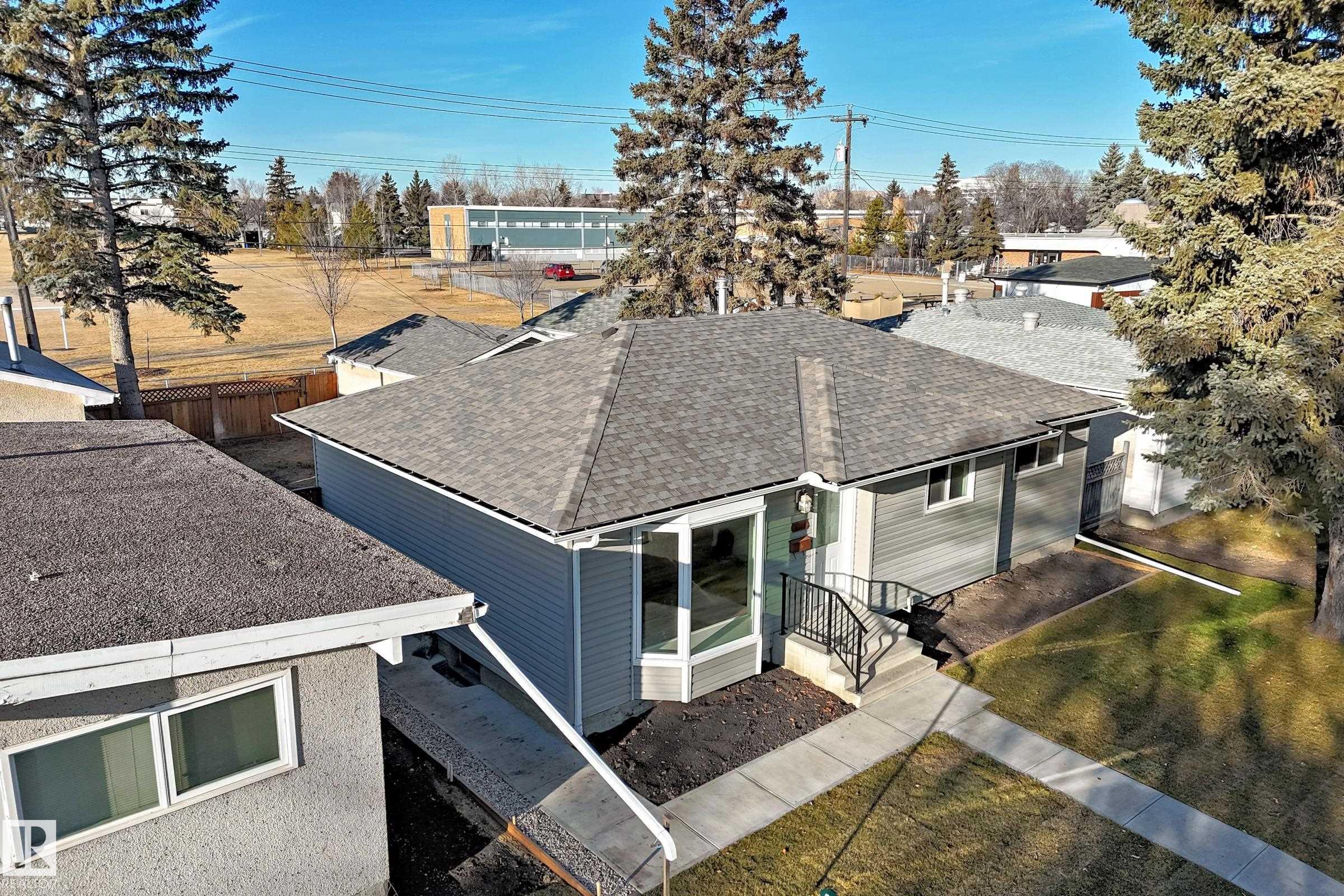 Photo 3 at 8108 163 Street NW, Elmwood, Edmonton