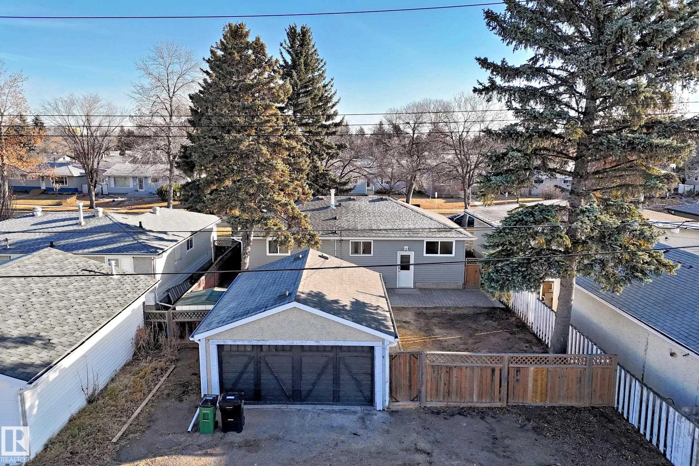 Photo 5 at 8108 163 Street NW, Elmwood, Edmonton