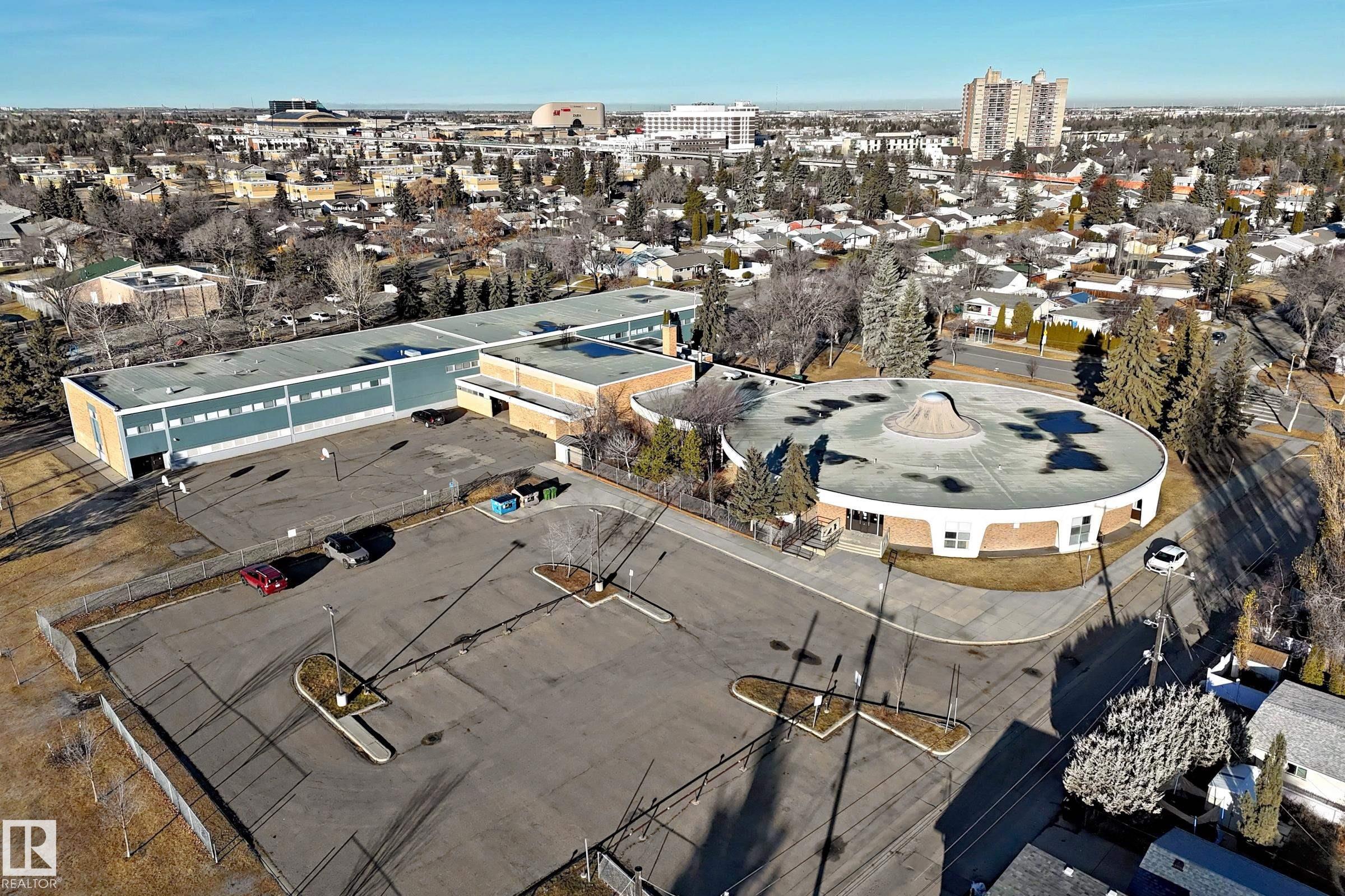 Photo 10 at 8108 163 Street NW, Elmwood, Edmonton