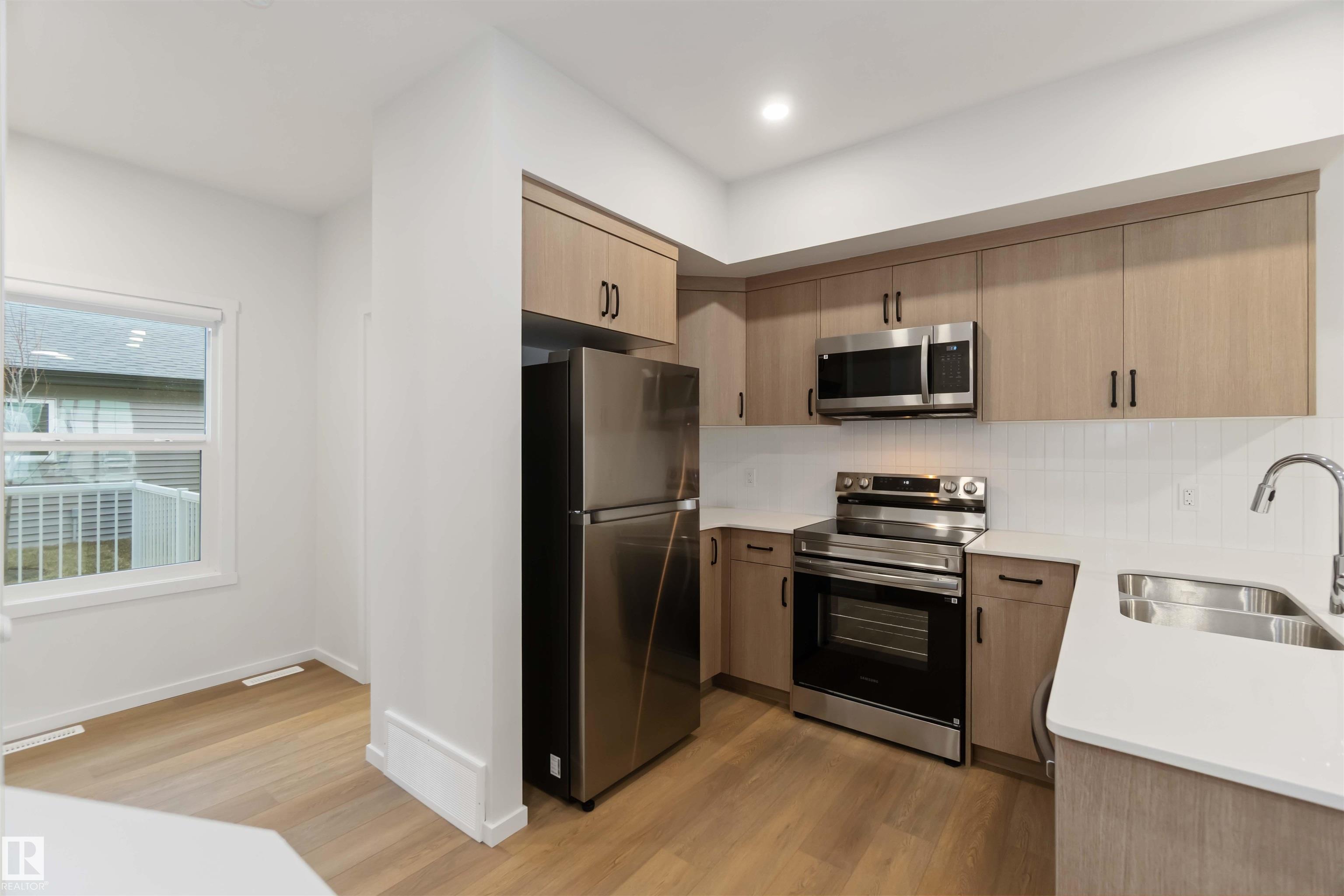 Picture for 4275 KINGLET DR NW NW