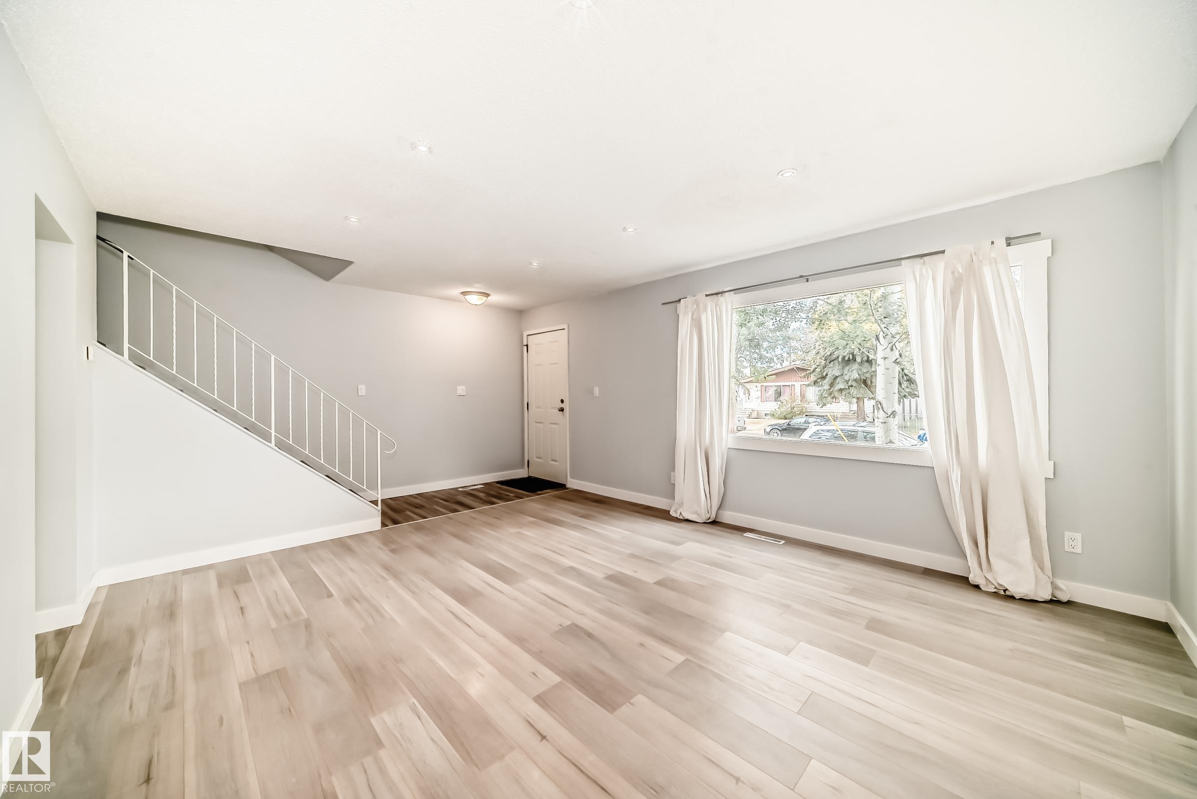 Picture for 11811 44 ST NW