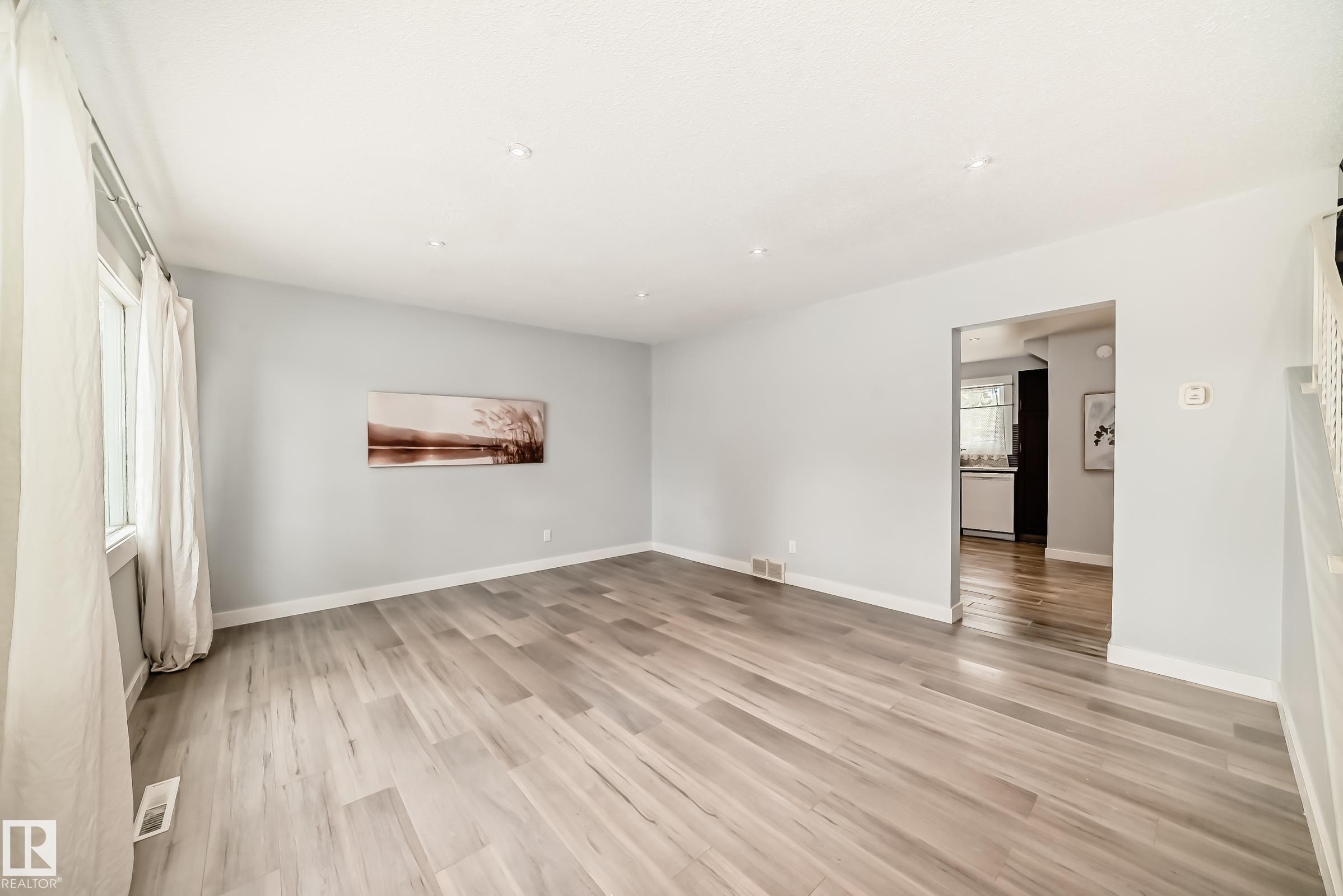 Picture for 11811 44 ST NW