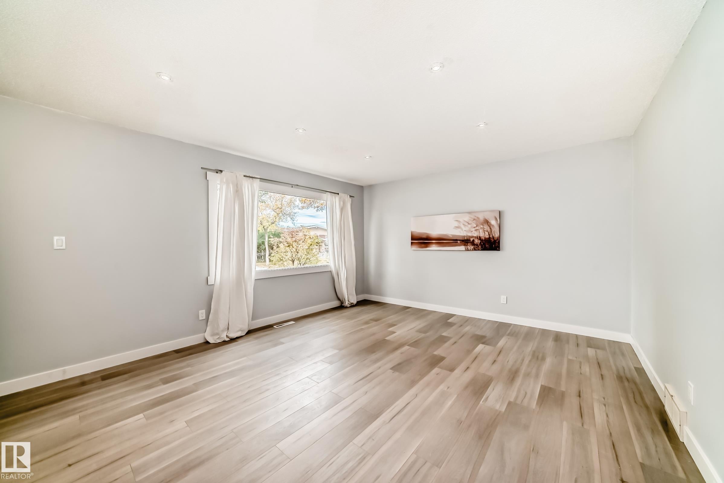 Picture for 11811 44 ST NW