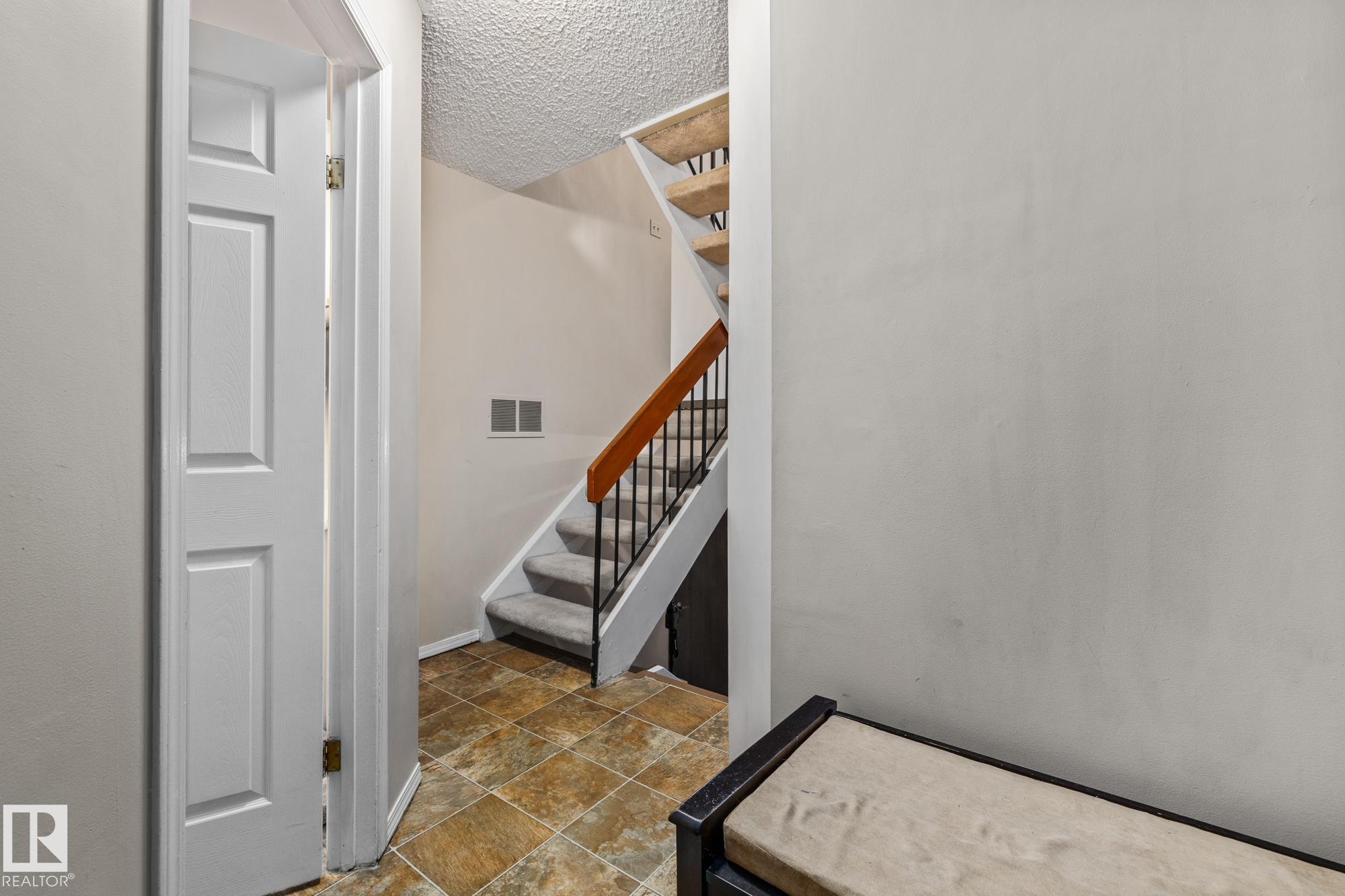 Picture for 11960 145 AV NW