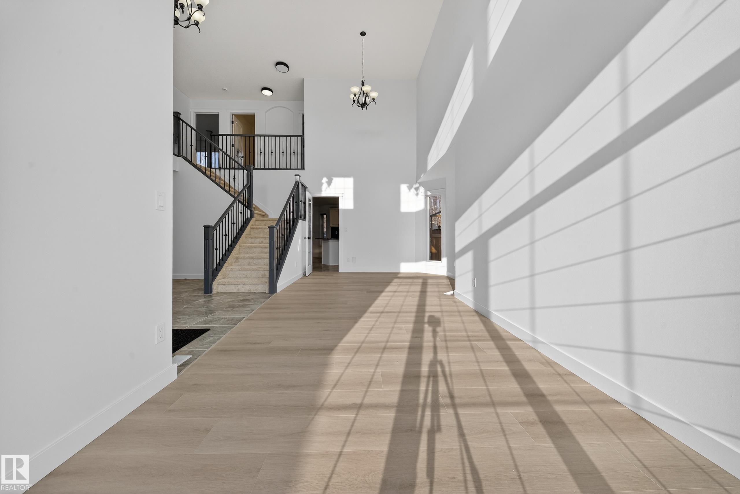 Photo 11 at 10916 175 Avenue NW, Chambery, Edmonton