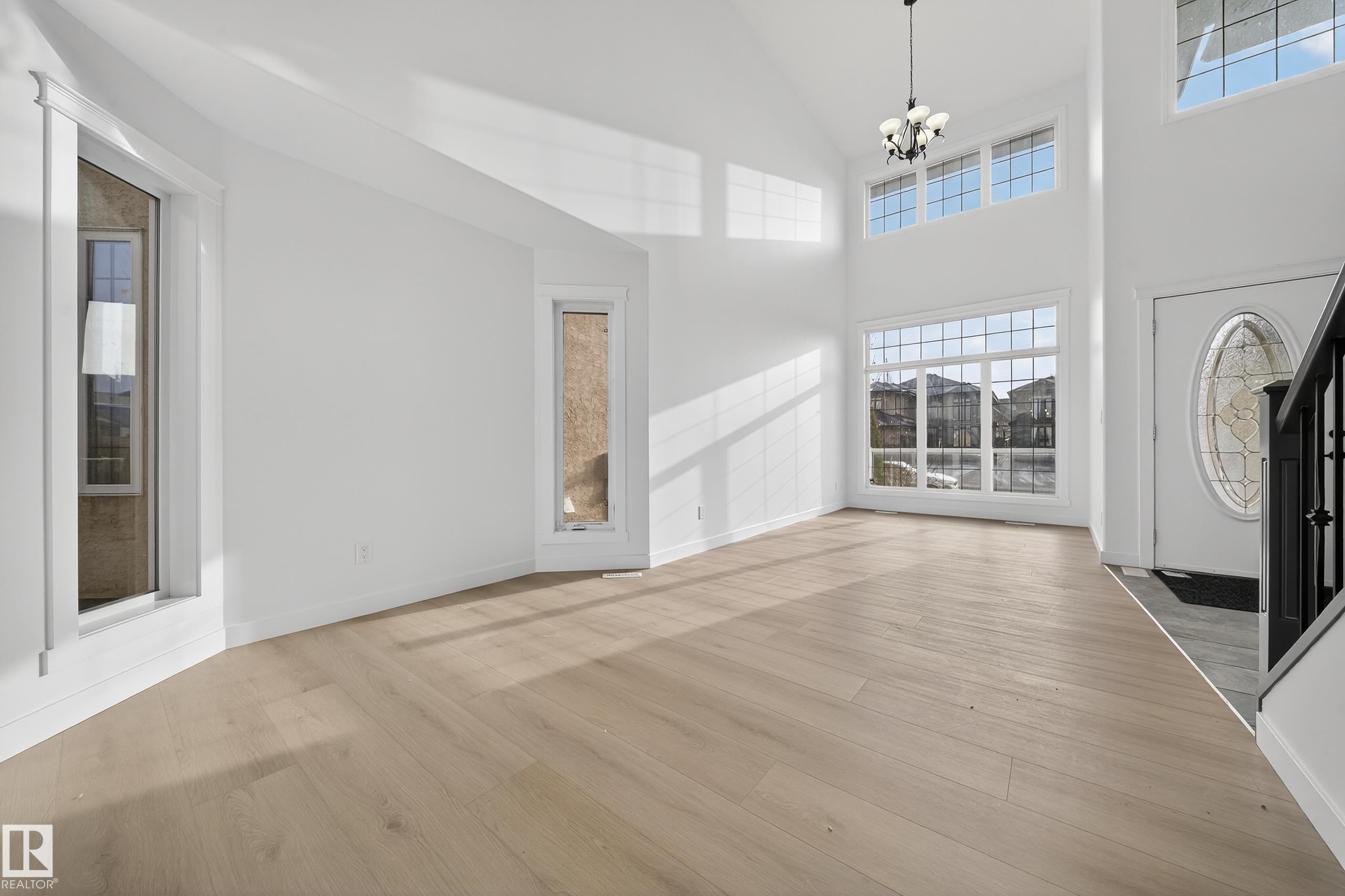 Photo 14 at 10916 175 Avenue NW, Chambery, Edmonton