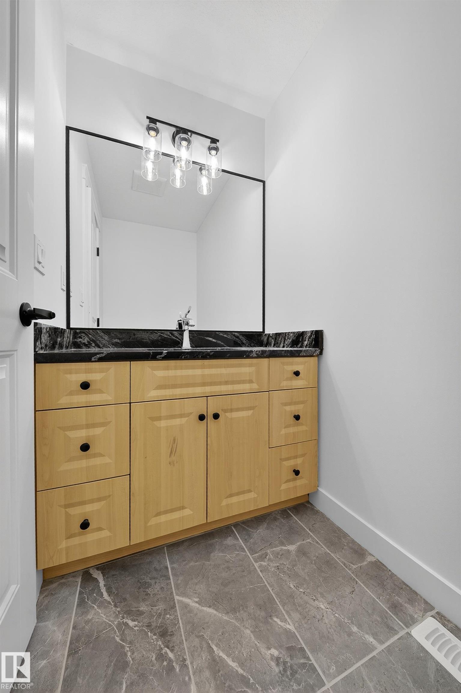 Photo 18 at 10916 175 Avenue NW, Chambery, Edmonton