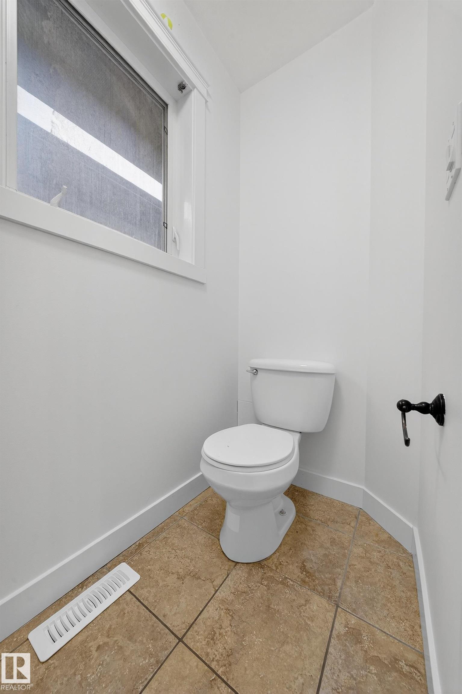 Photo 41 at 10916 175 Avenue NW, Chambery, Edmonton