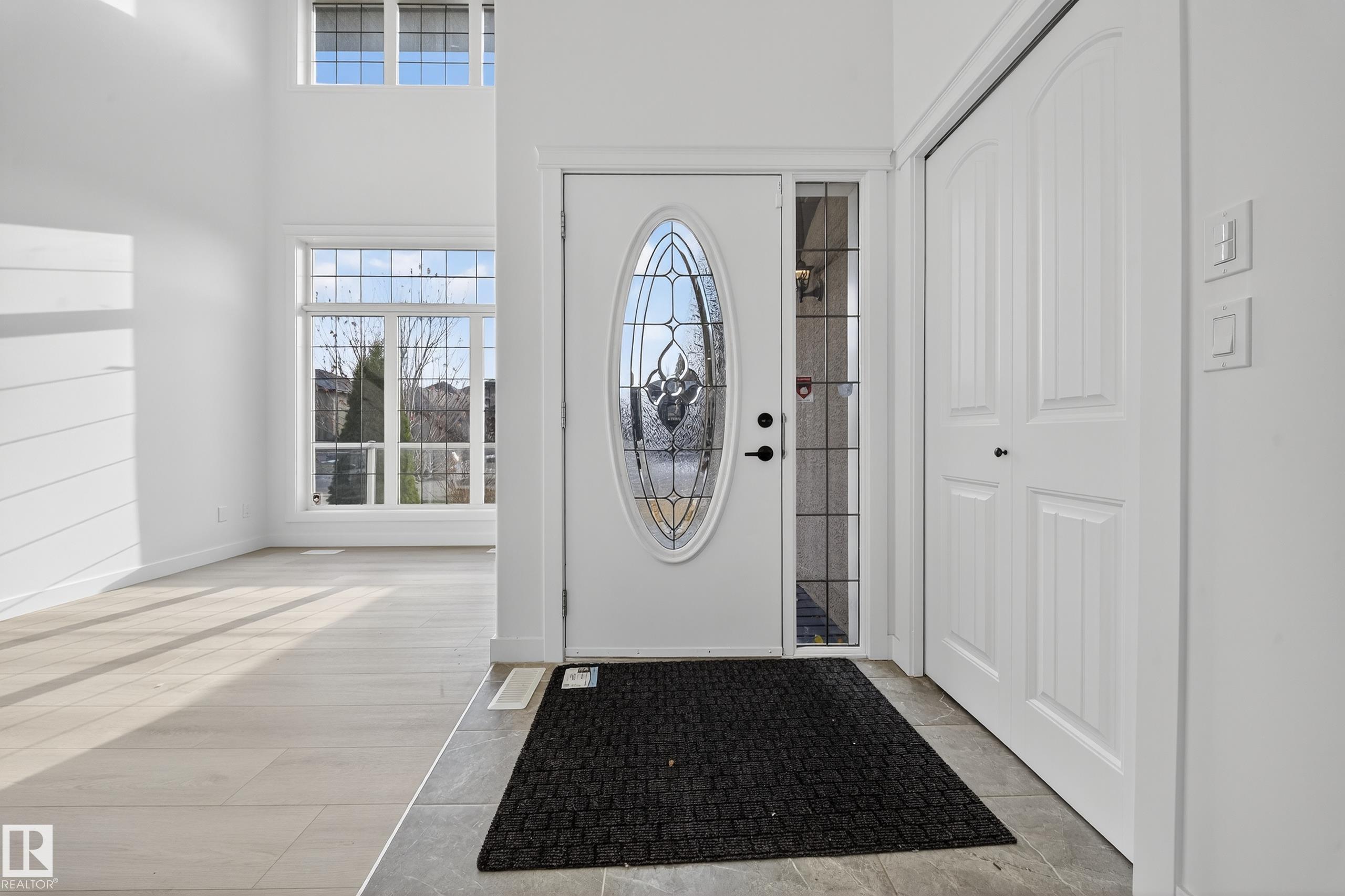 Photo 9 at 10916 175 Avenue NW, Chambery, Edmonton