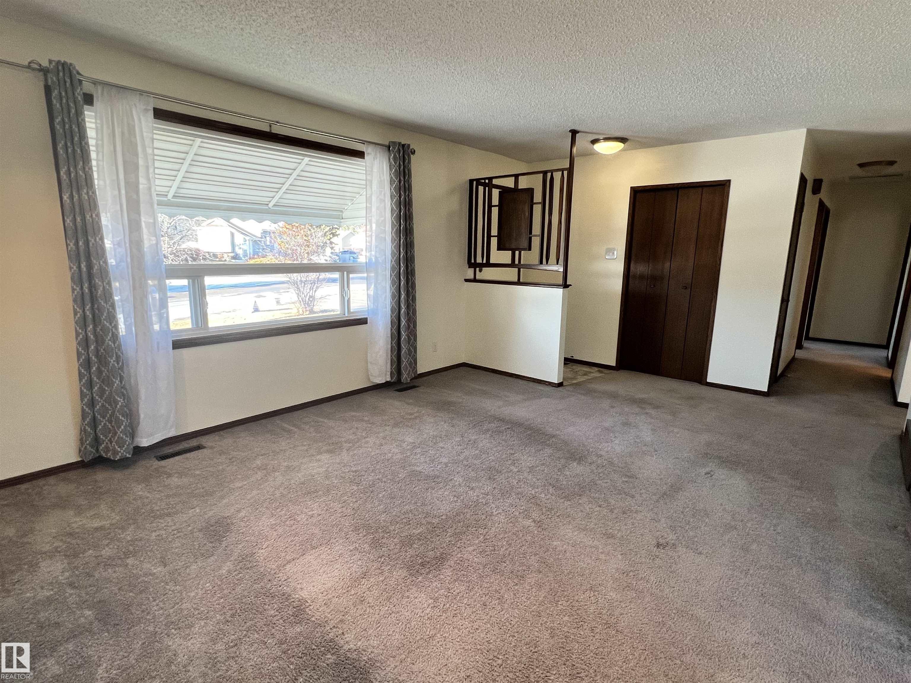 Photo 2 at 9611 104 Street, Morinville