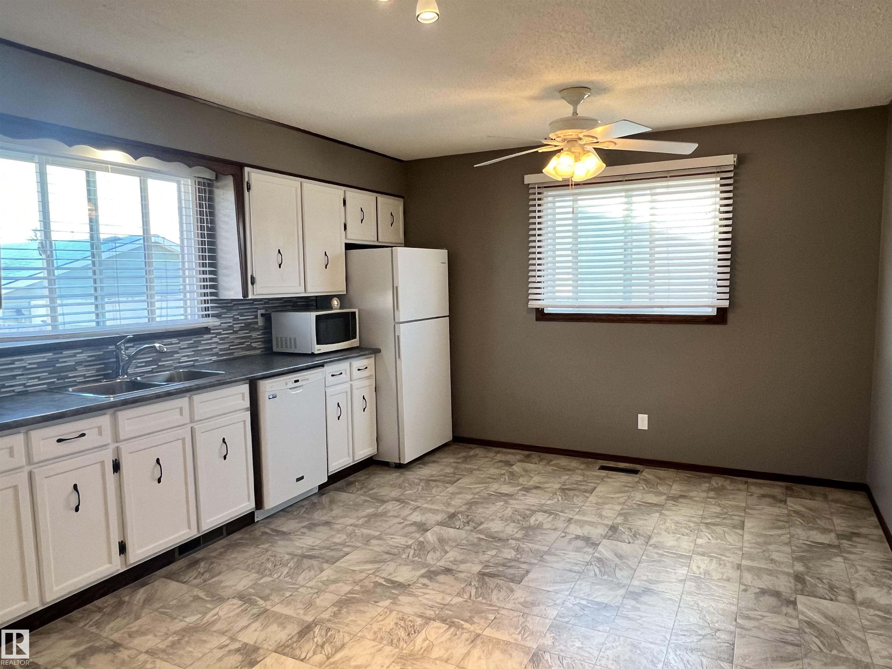 Photo 11 at 9611 104 Street, Morinville