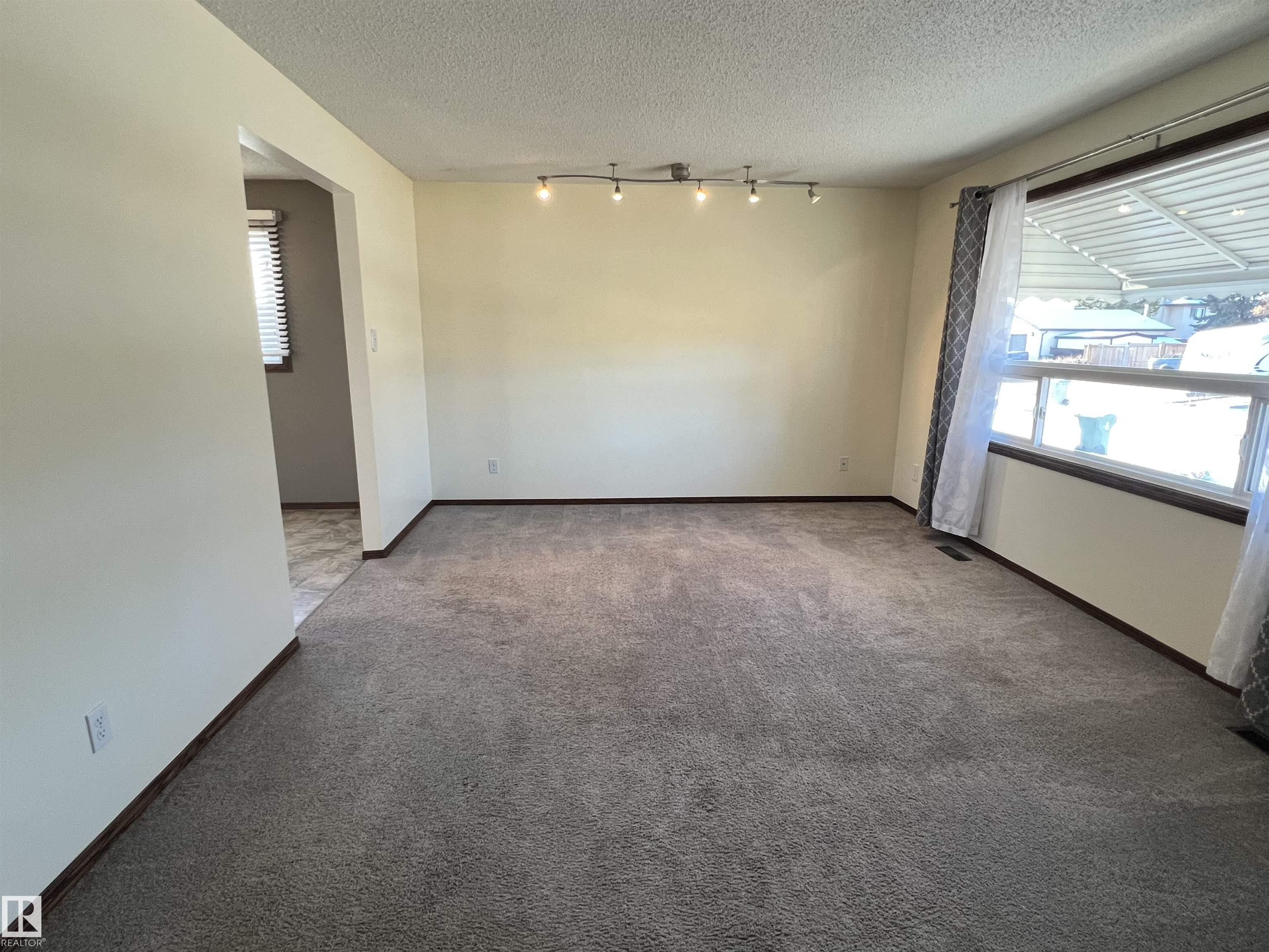 Photo 4 at 9611 104 Street, Morinville