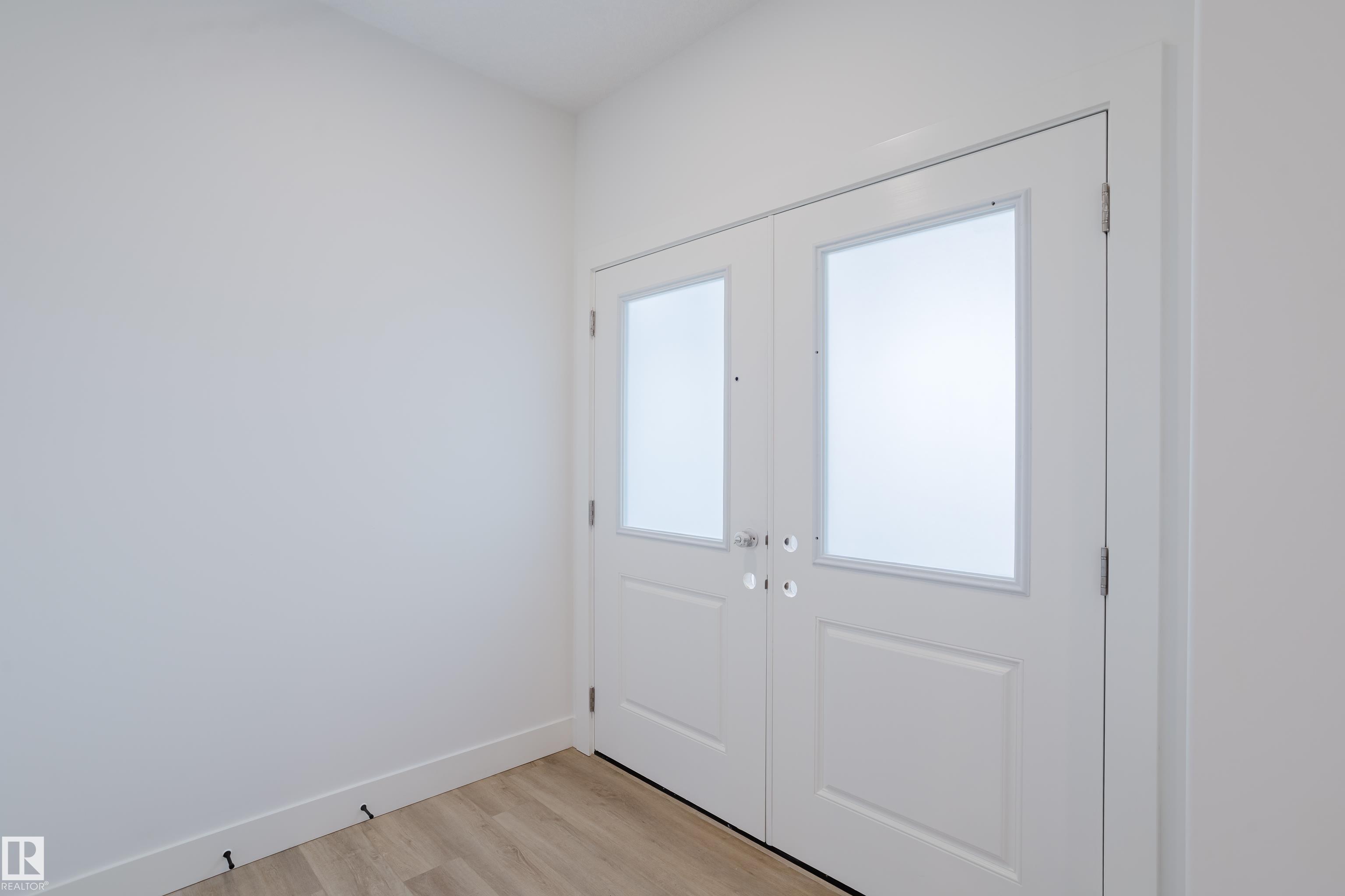 Photo 3 at 1853 Crossbill Loop NW, Kinglet Gardens, Edmonton