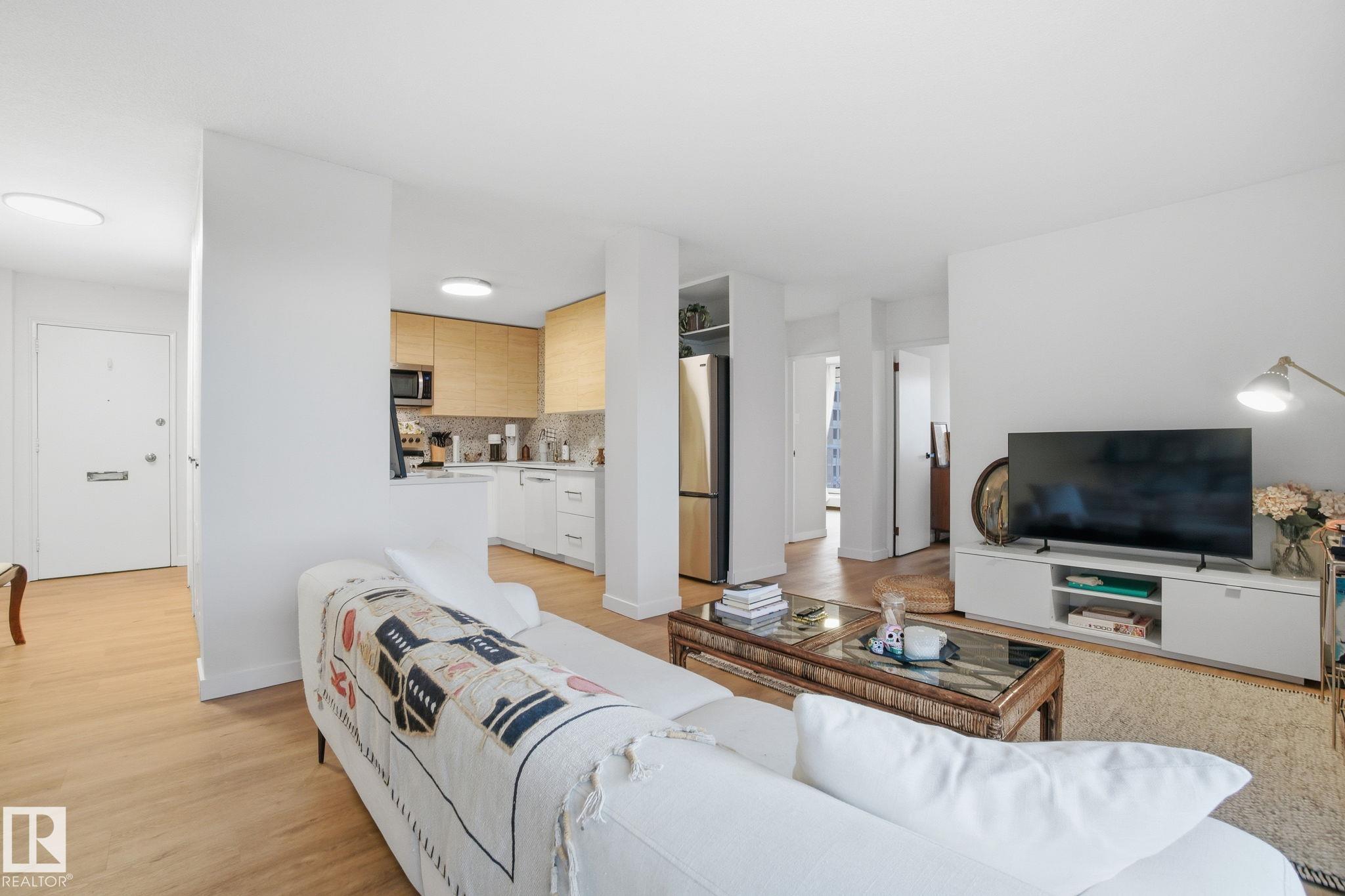 Photo 17 at 702 - 9940 112 Street NW, Wîhkwêntôwin, Edmonton