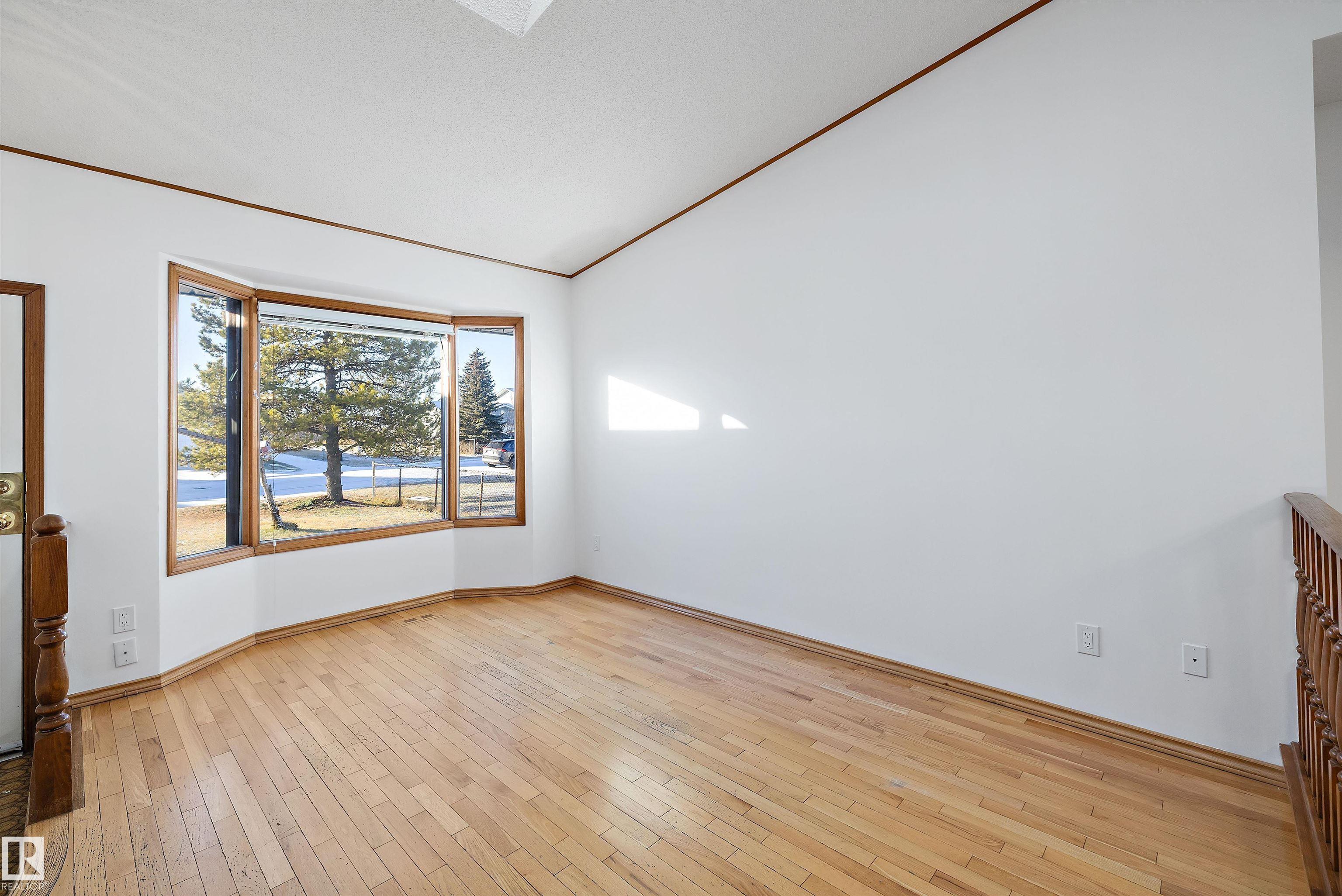 Picture for 10652 10 AV NW