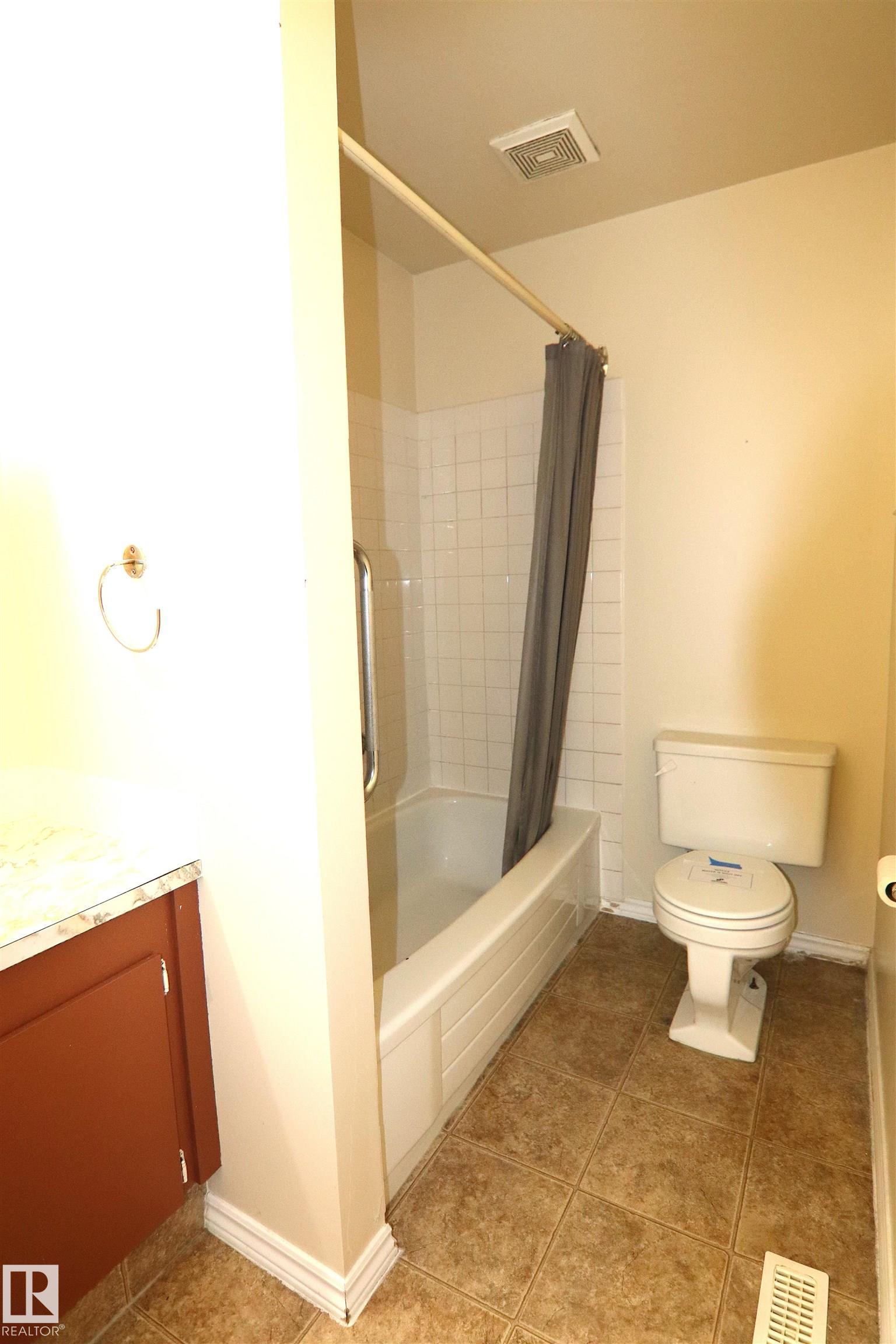 Photo 15 at 11350 139 Avenue NW, Carlisle, Edmonton