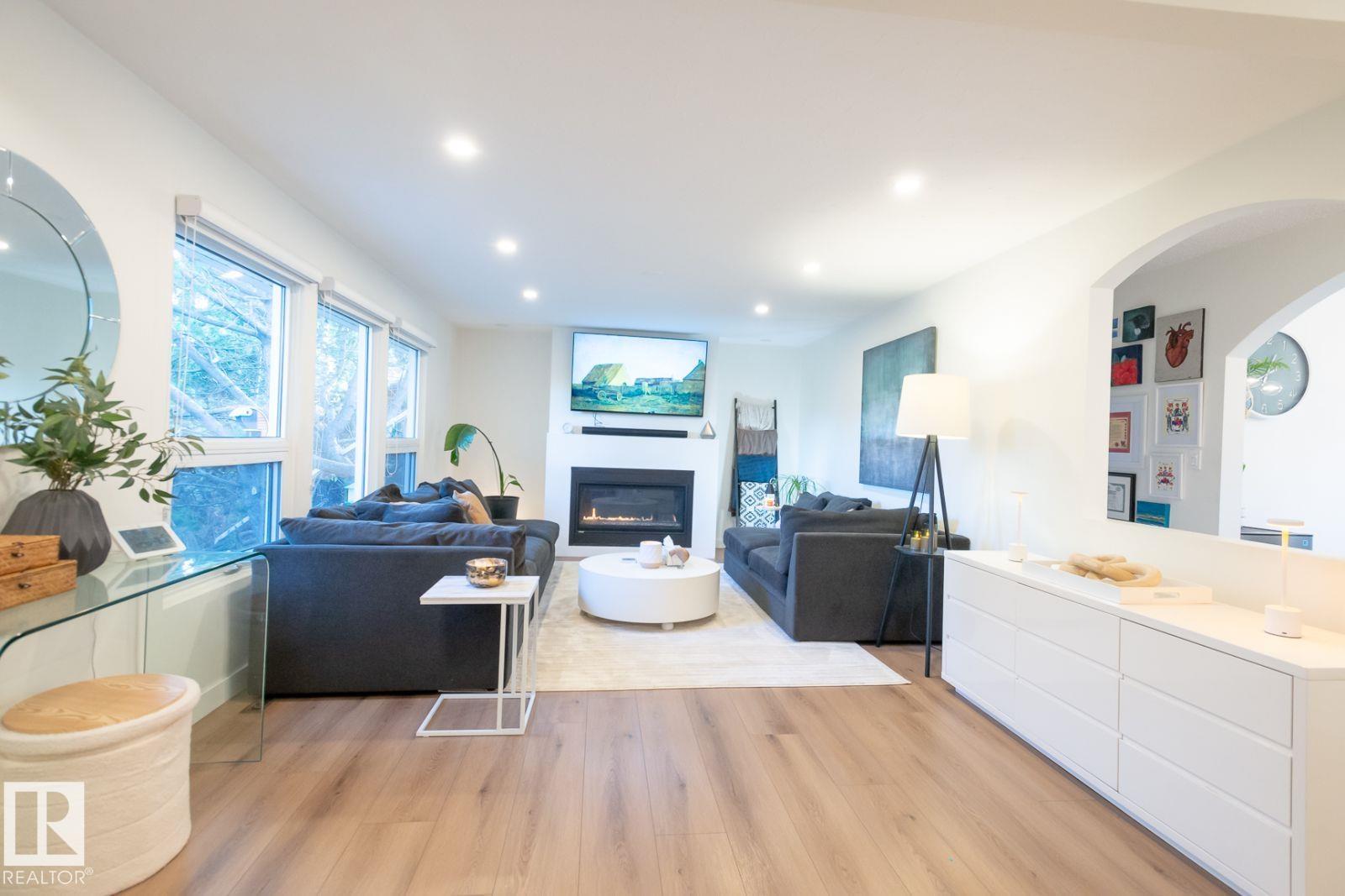 Photo 11 at 8804 148 Street NW, Parkview, Edmonton